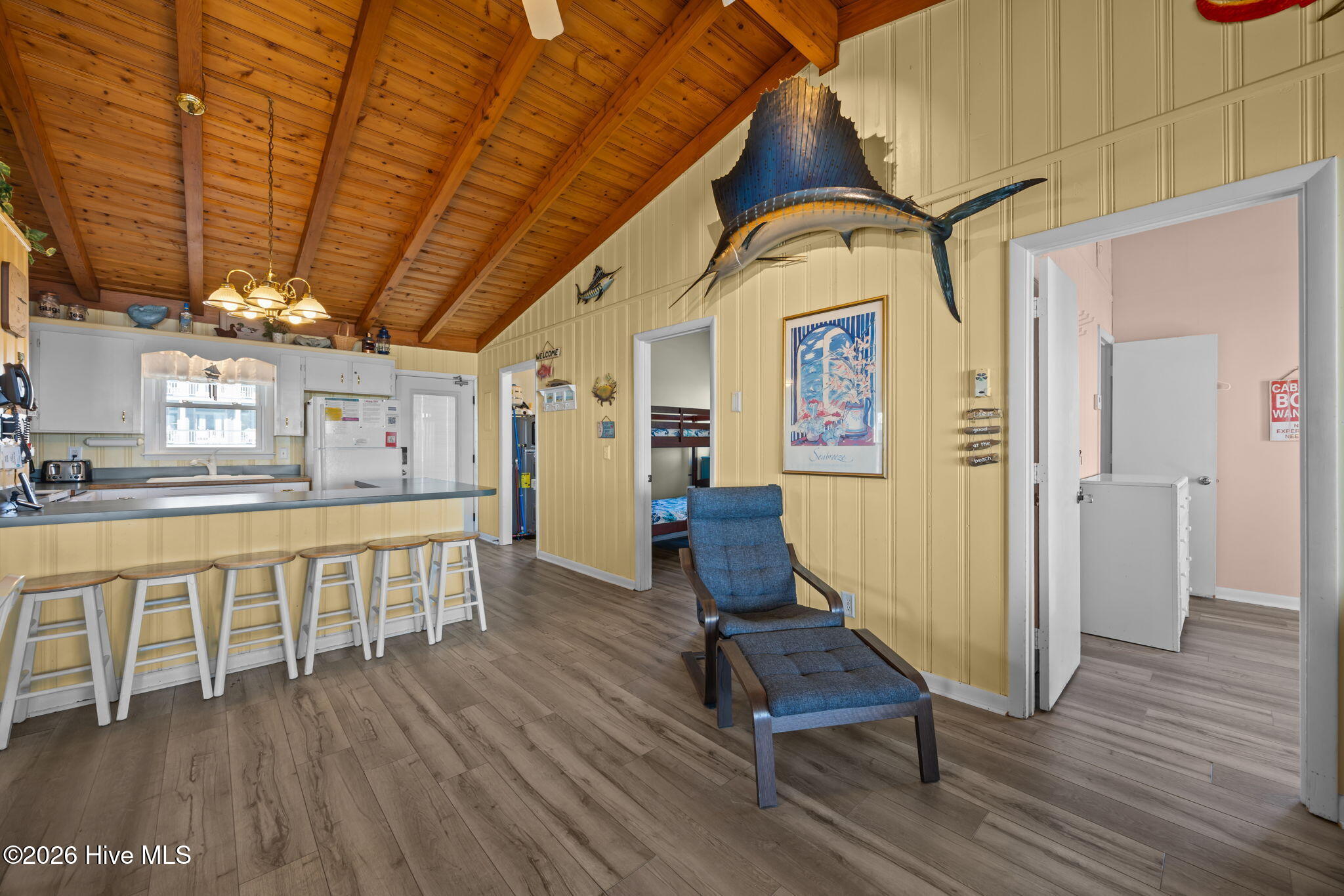 100550375 | Photo 15