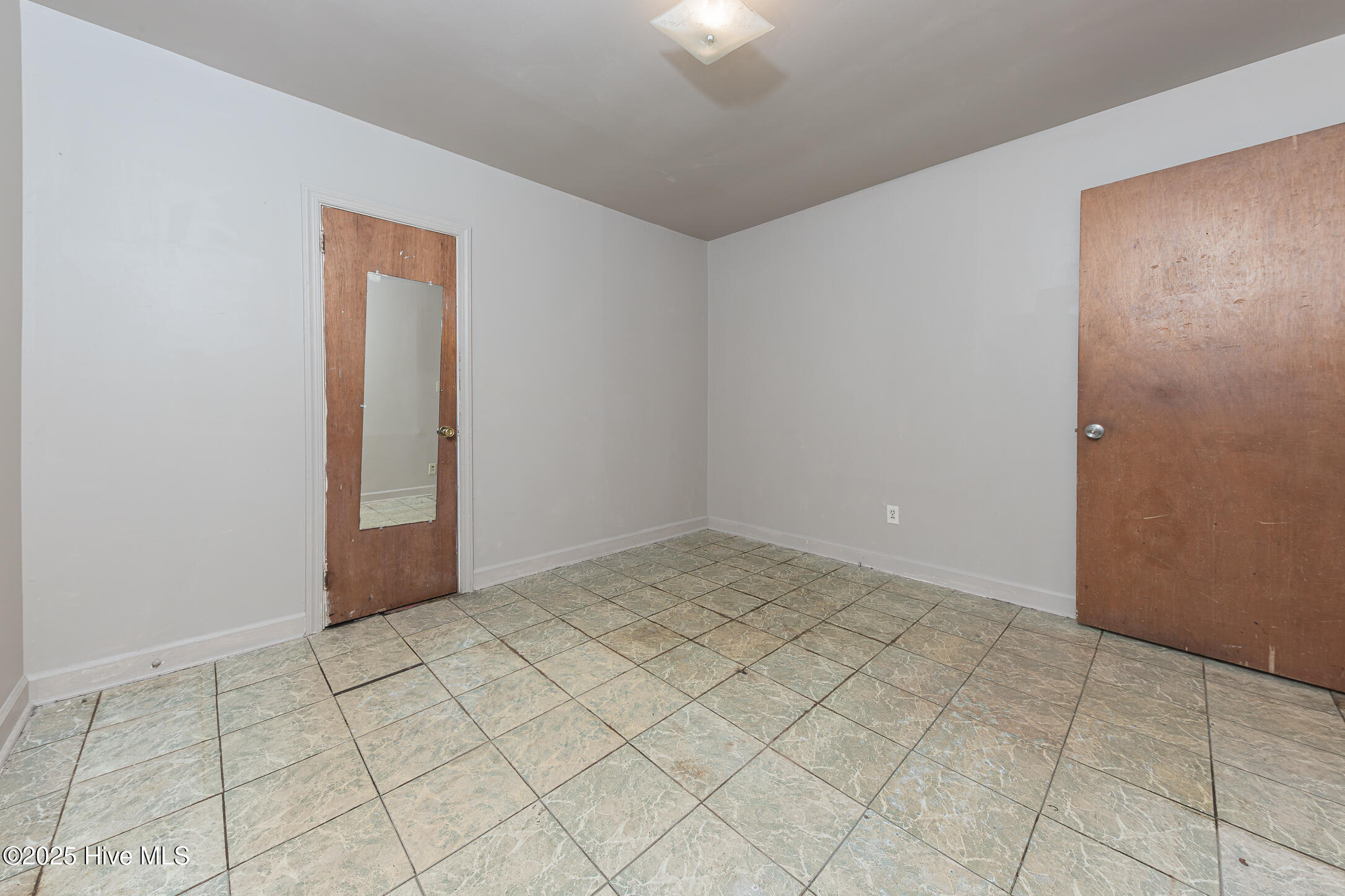 100523491 | Photo 26