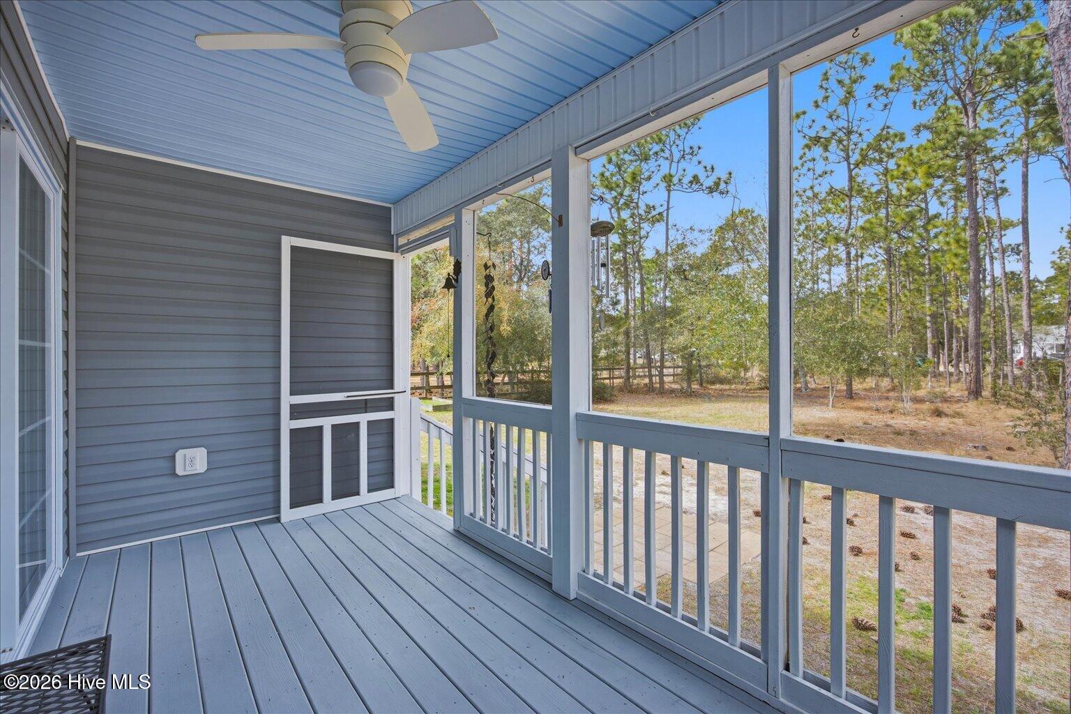 100558817 | Photo 38