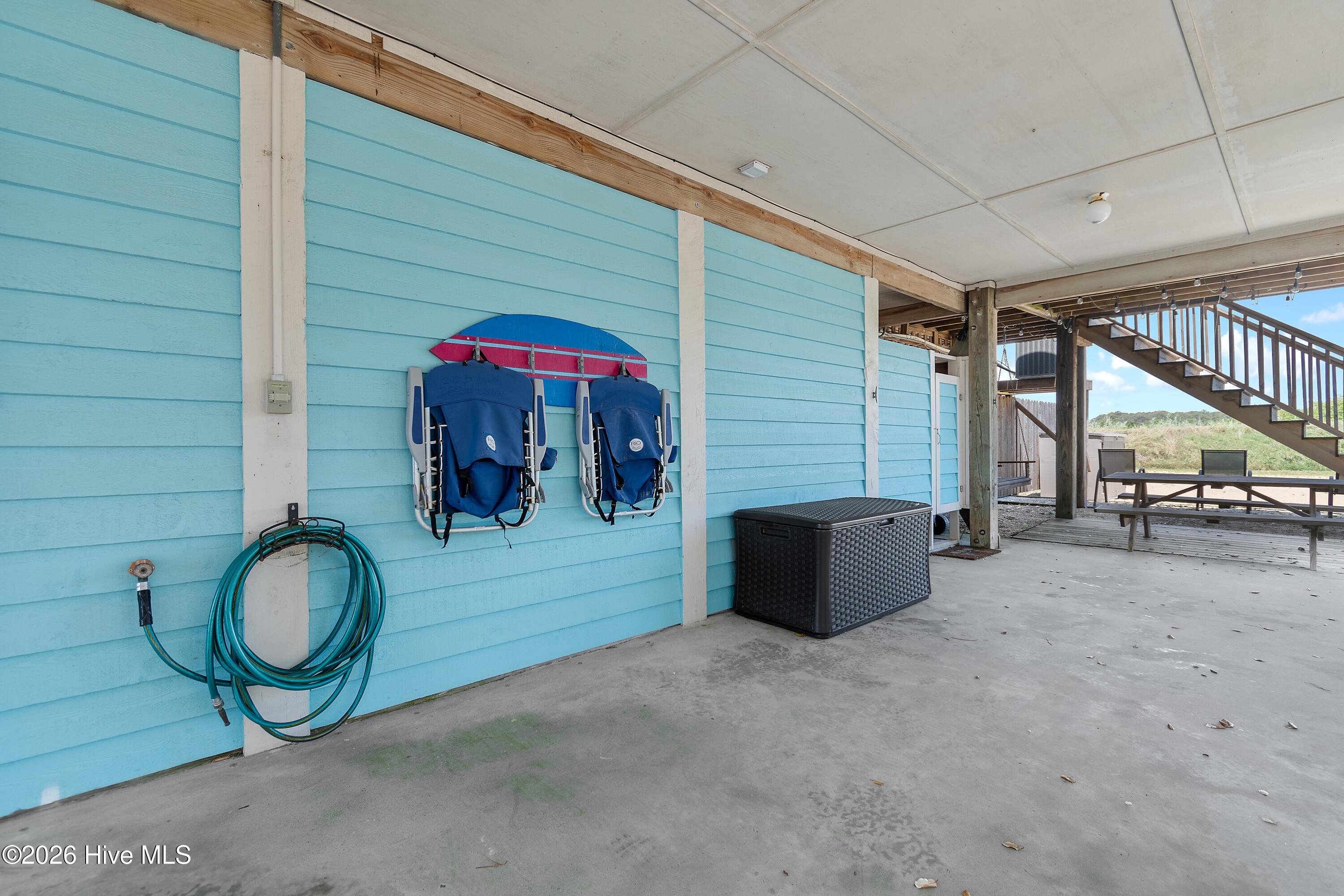 100553073 | Photo 43