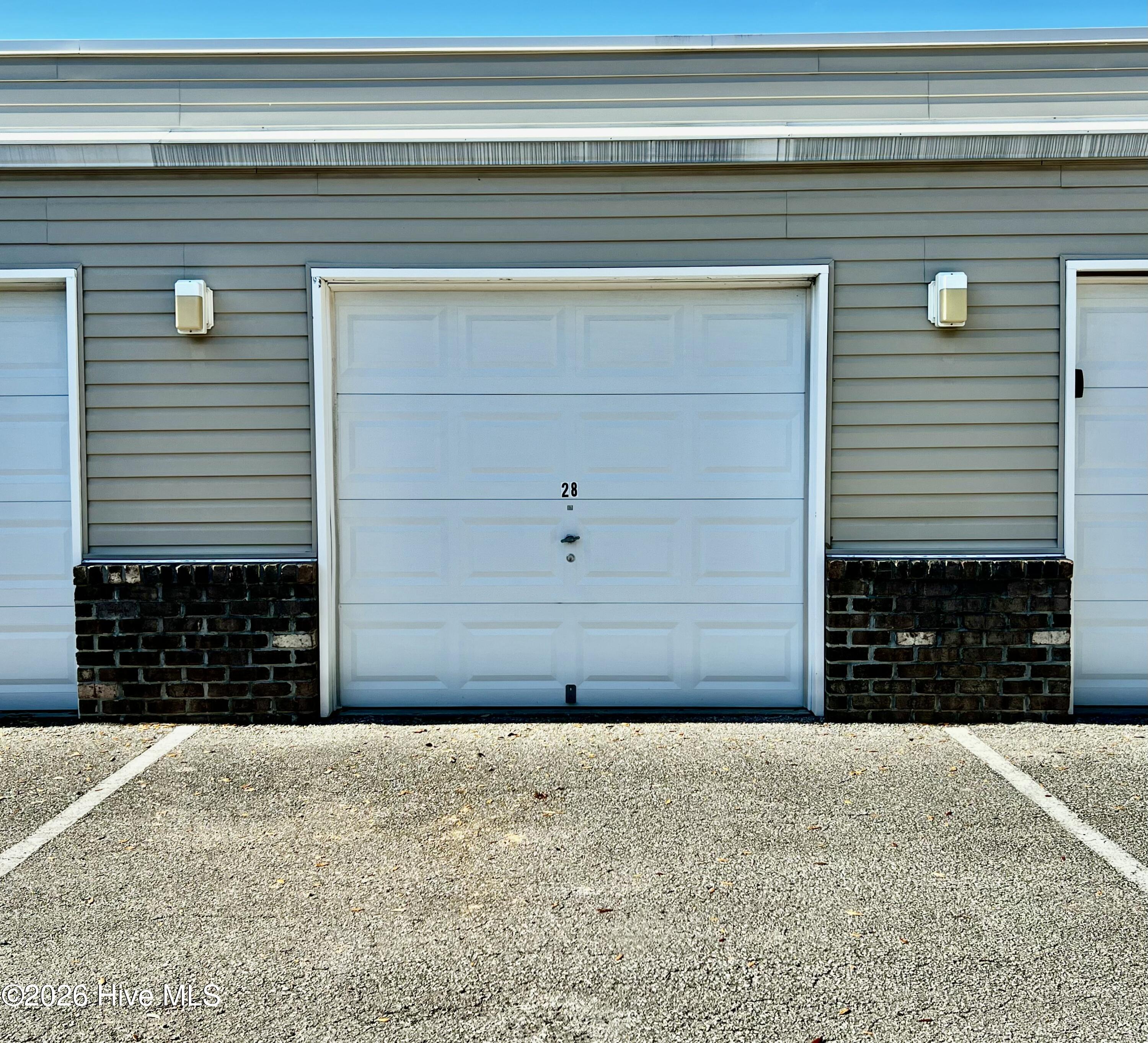 100550987 | Photo 30