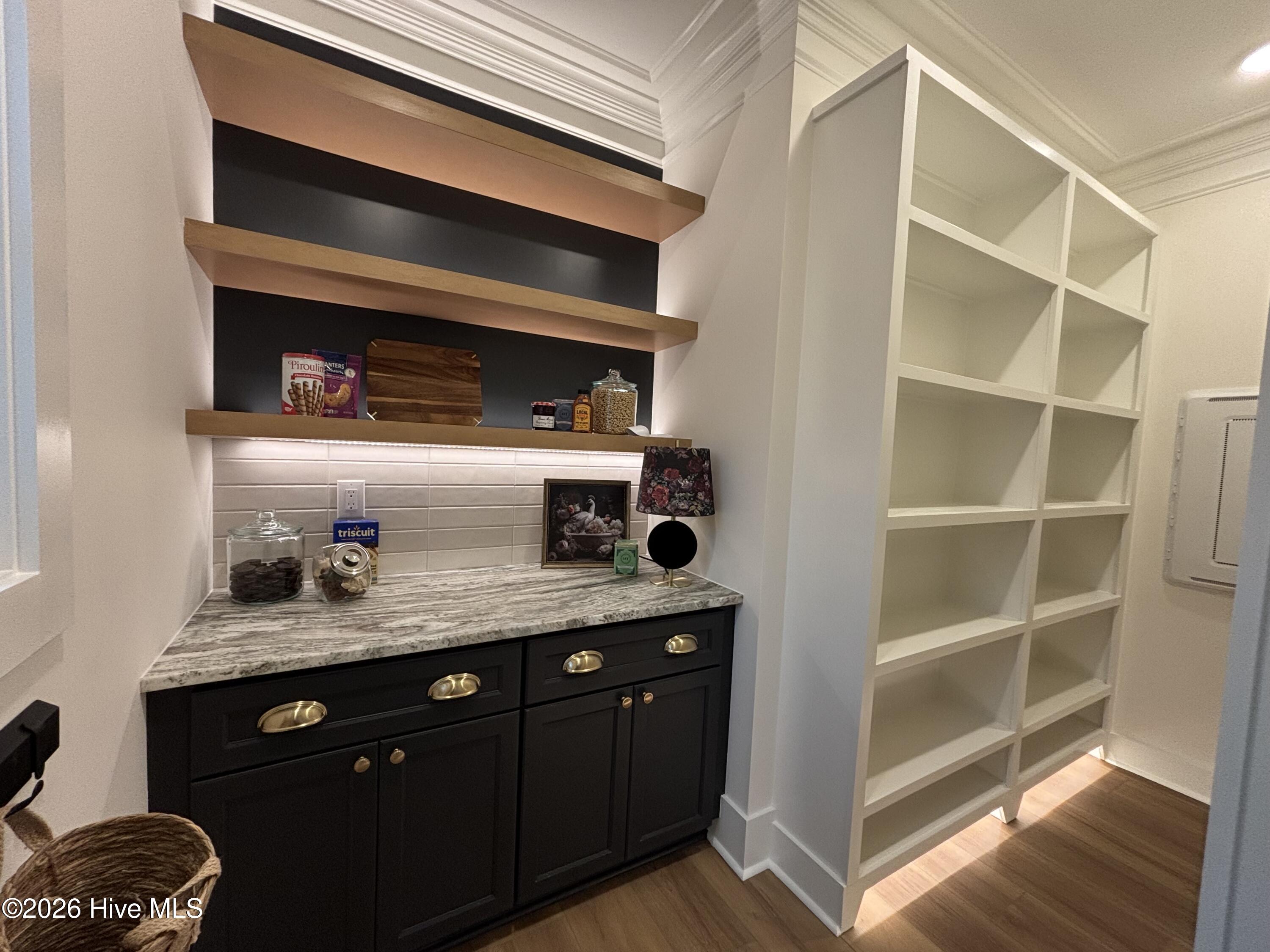 100516902 | Photo 66