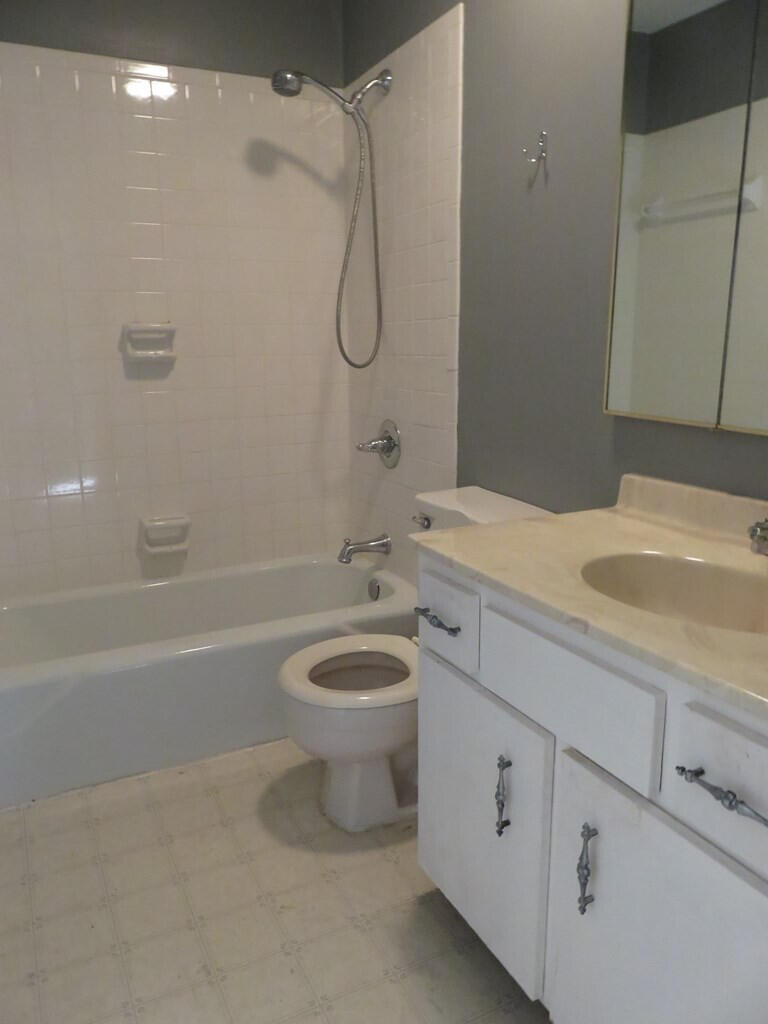 PRE350 upstairs bath