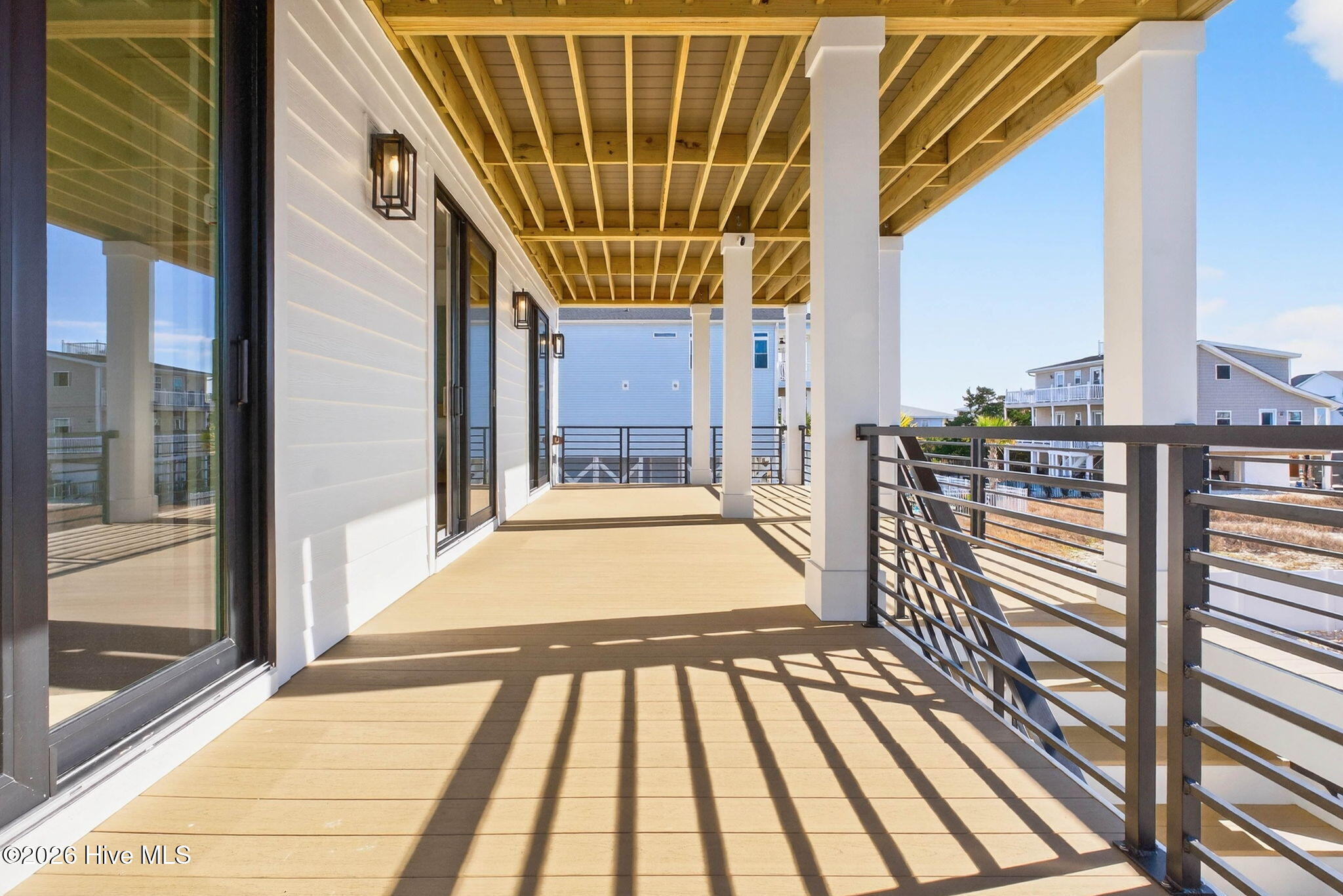 100570262 | Photo 79