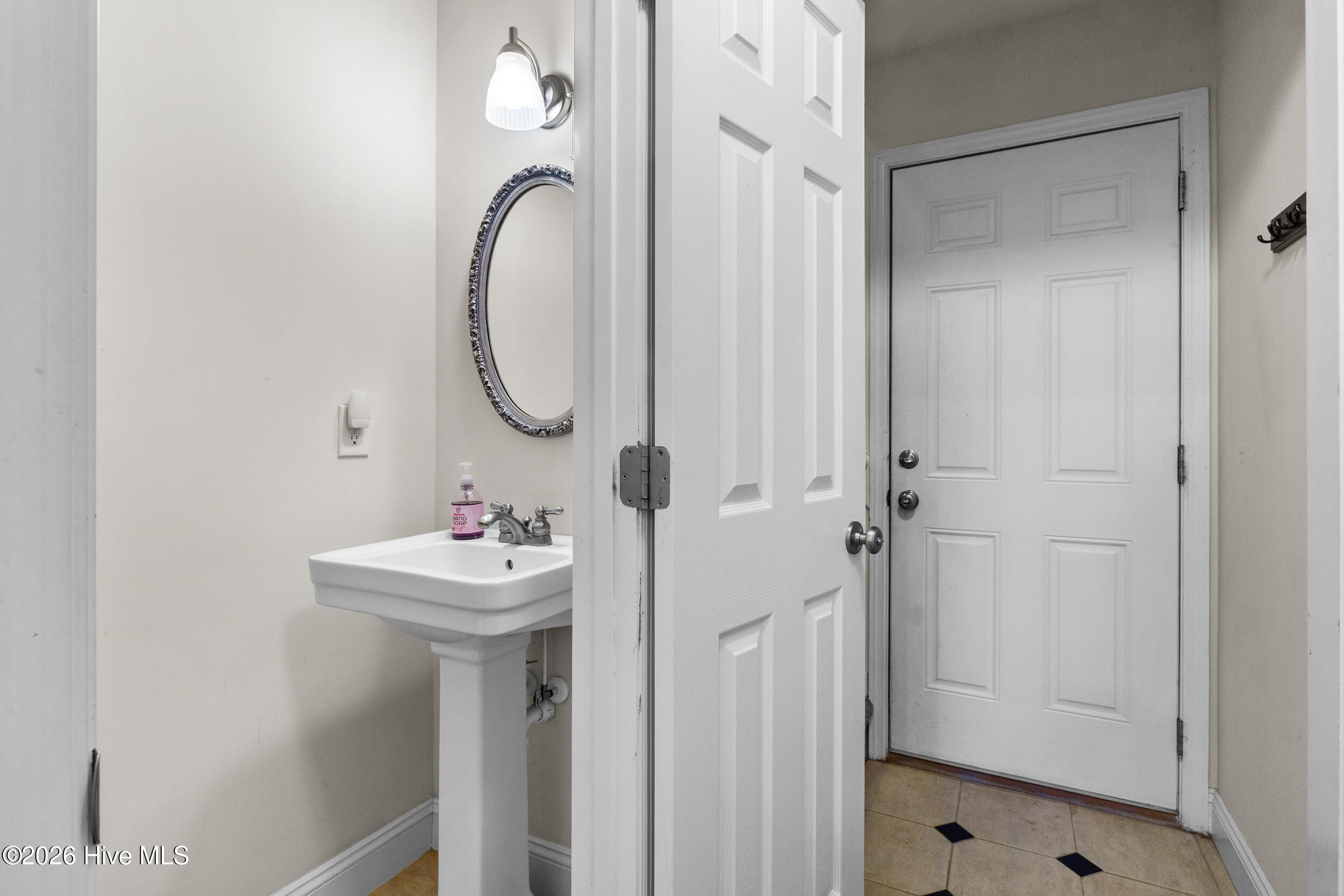 5505 Blackbeard Lane