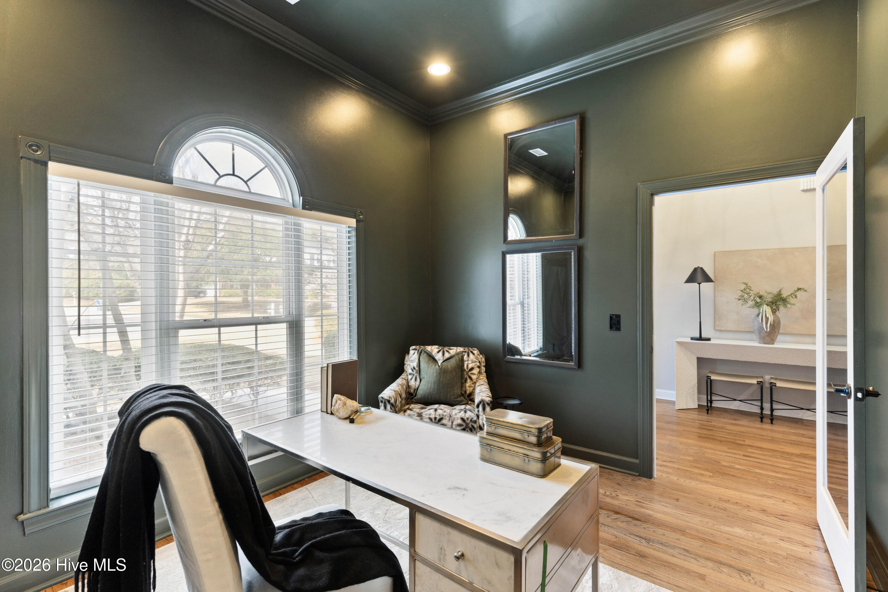 100560916 | Photo 34