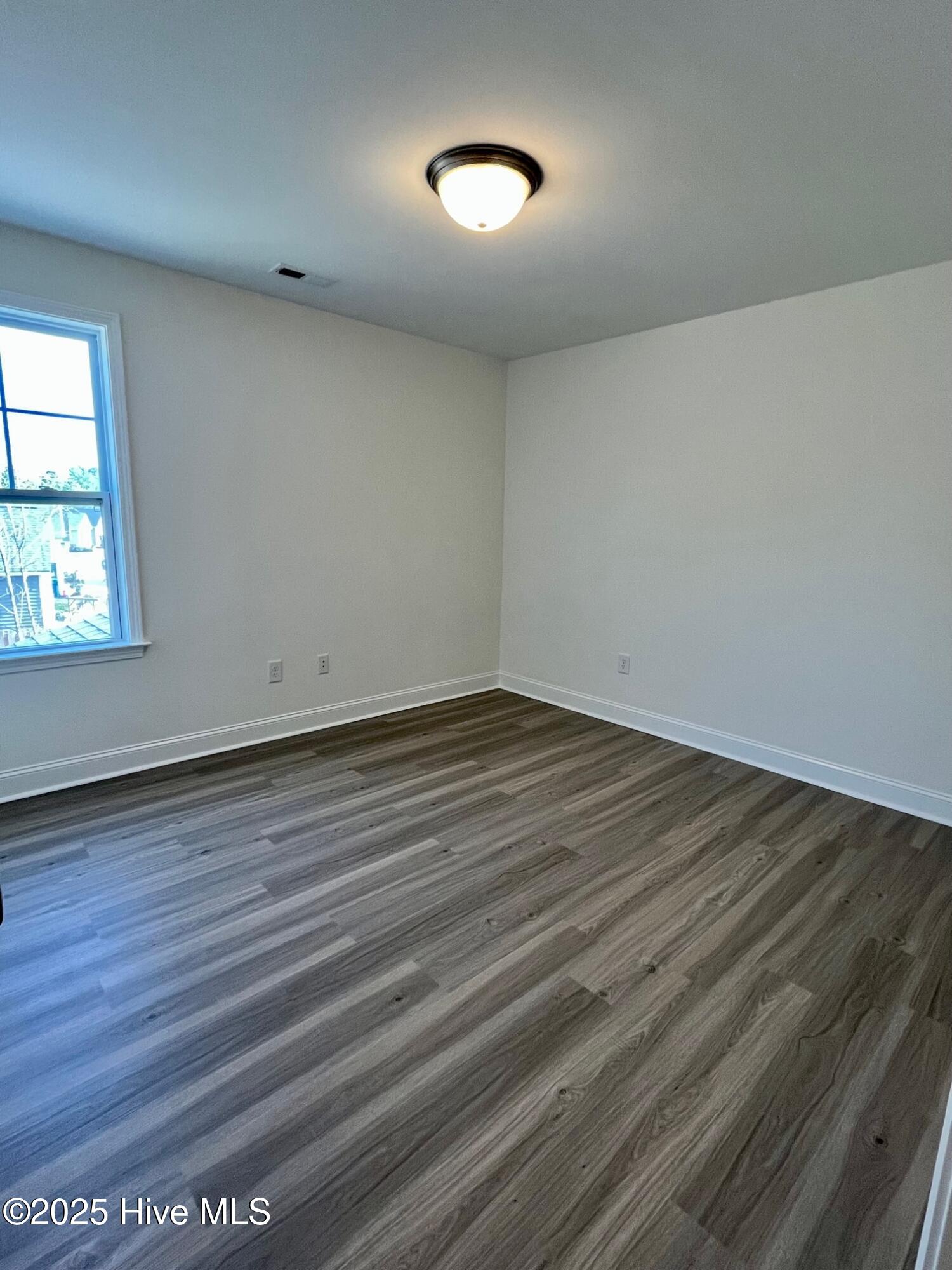 100567938 | Photo 17