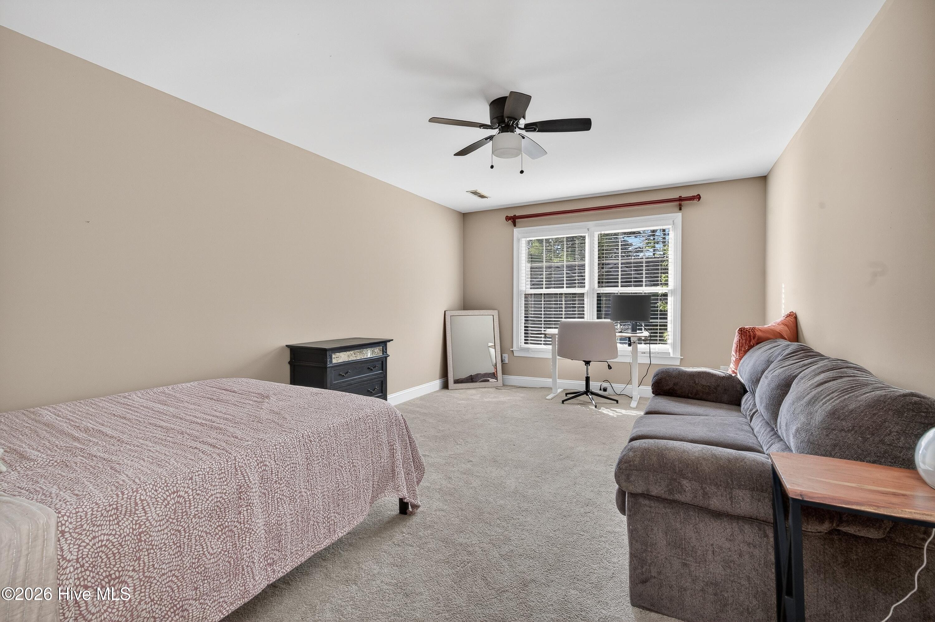 100566829 | Photo 16