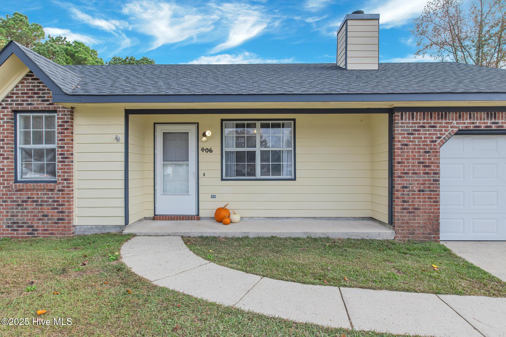 406 Singletree Court, Jacksonville, NC 28540 – photo 4: 425A4186