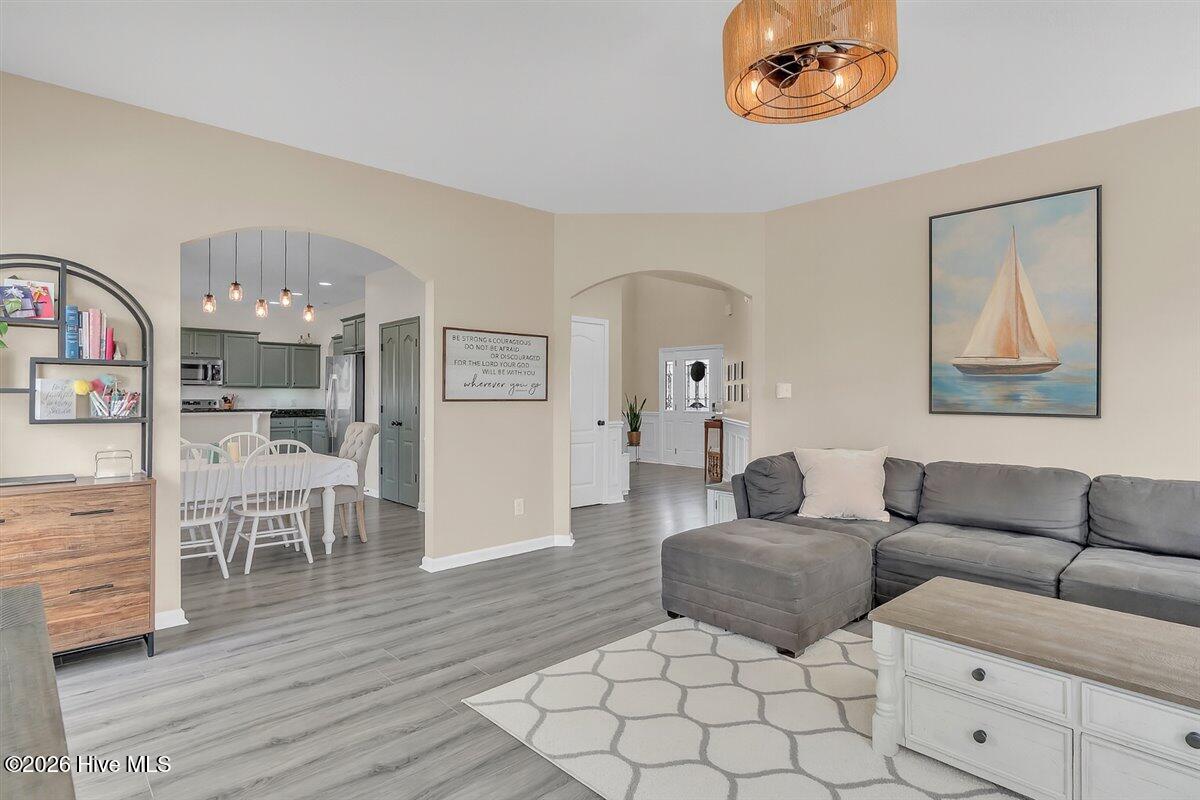 100558956 | Photo 11