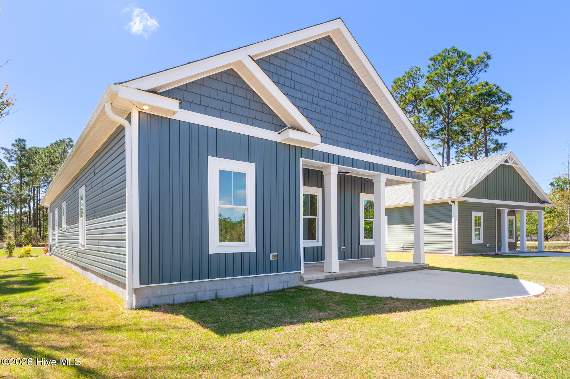 100565592 | Photo 49