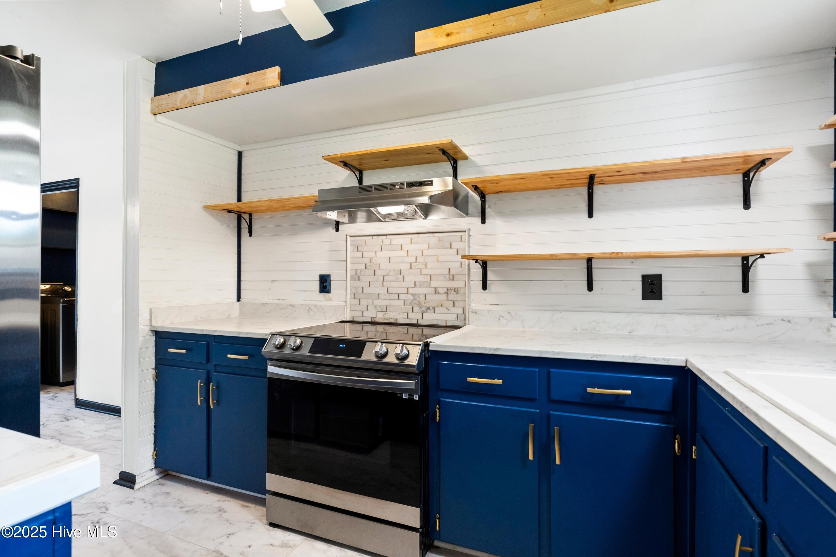 100523596 | Photo 13