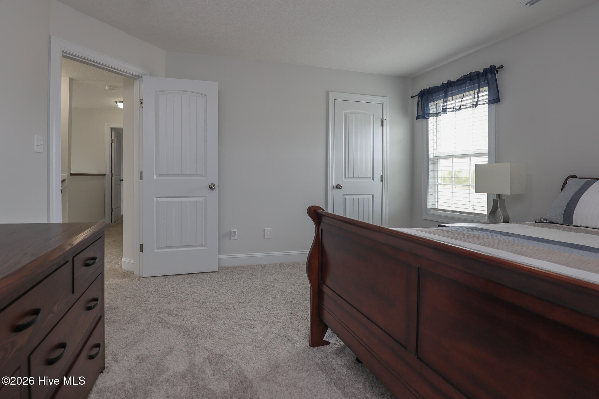 100566791 | Photo 33