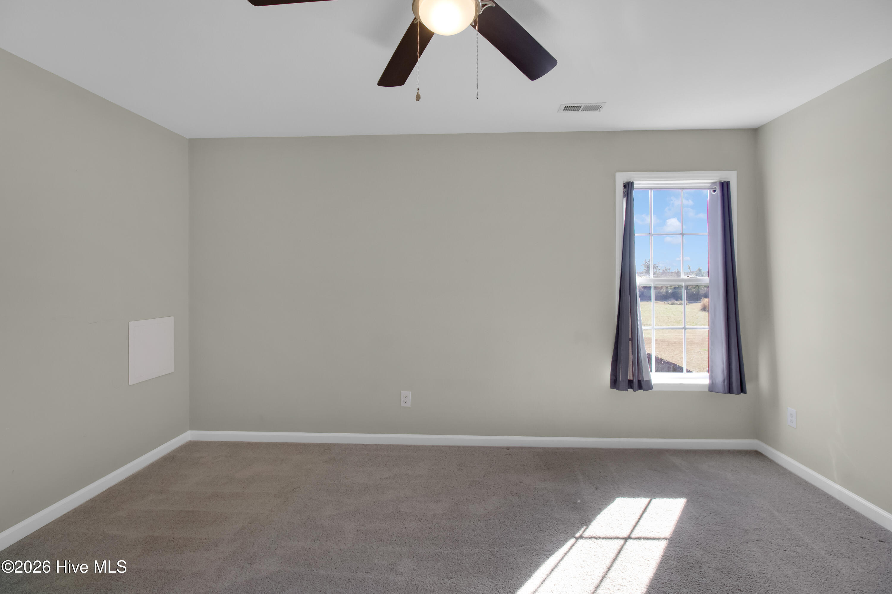 100547353 | Photo 26