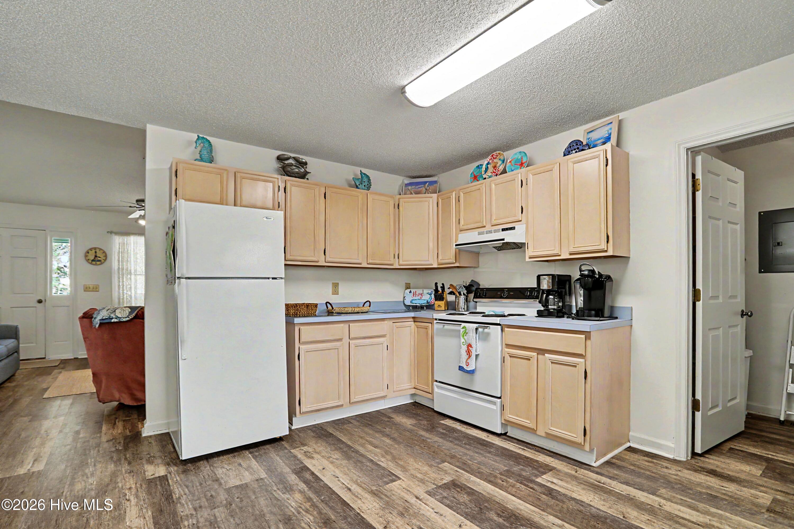 100563320 | Photo 18