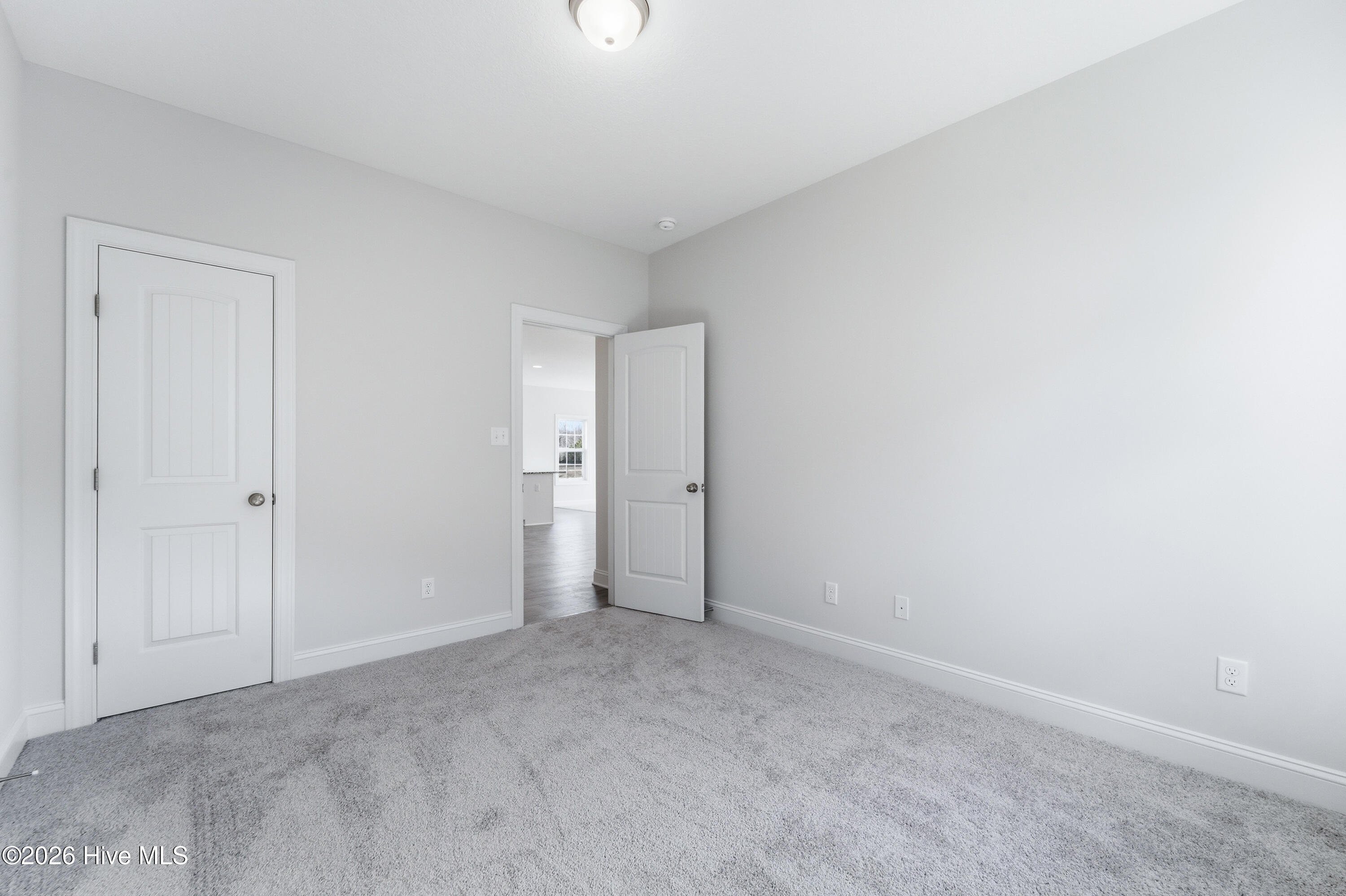 100530742 | Photo 25