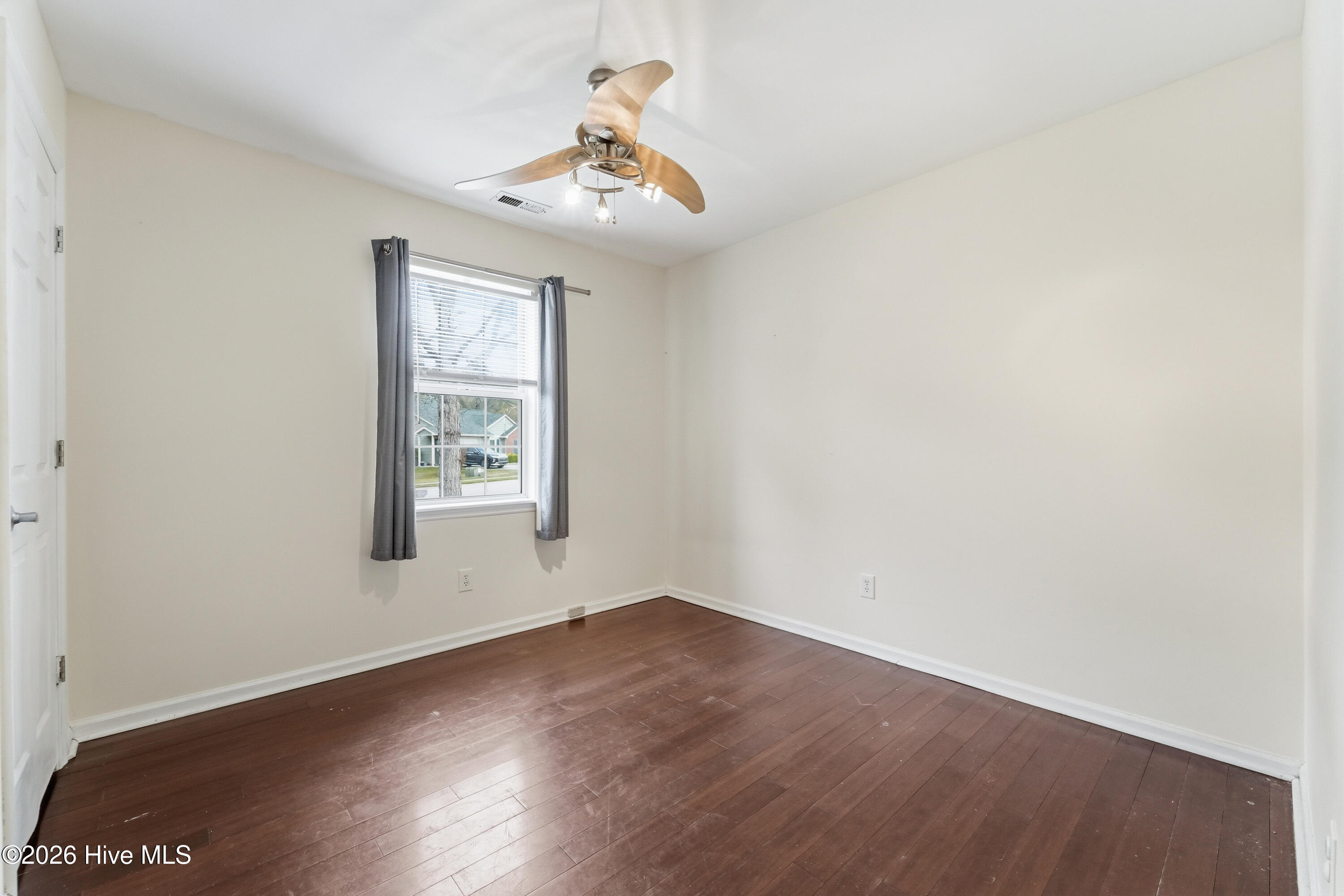 100559067 | Photo 40