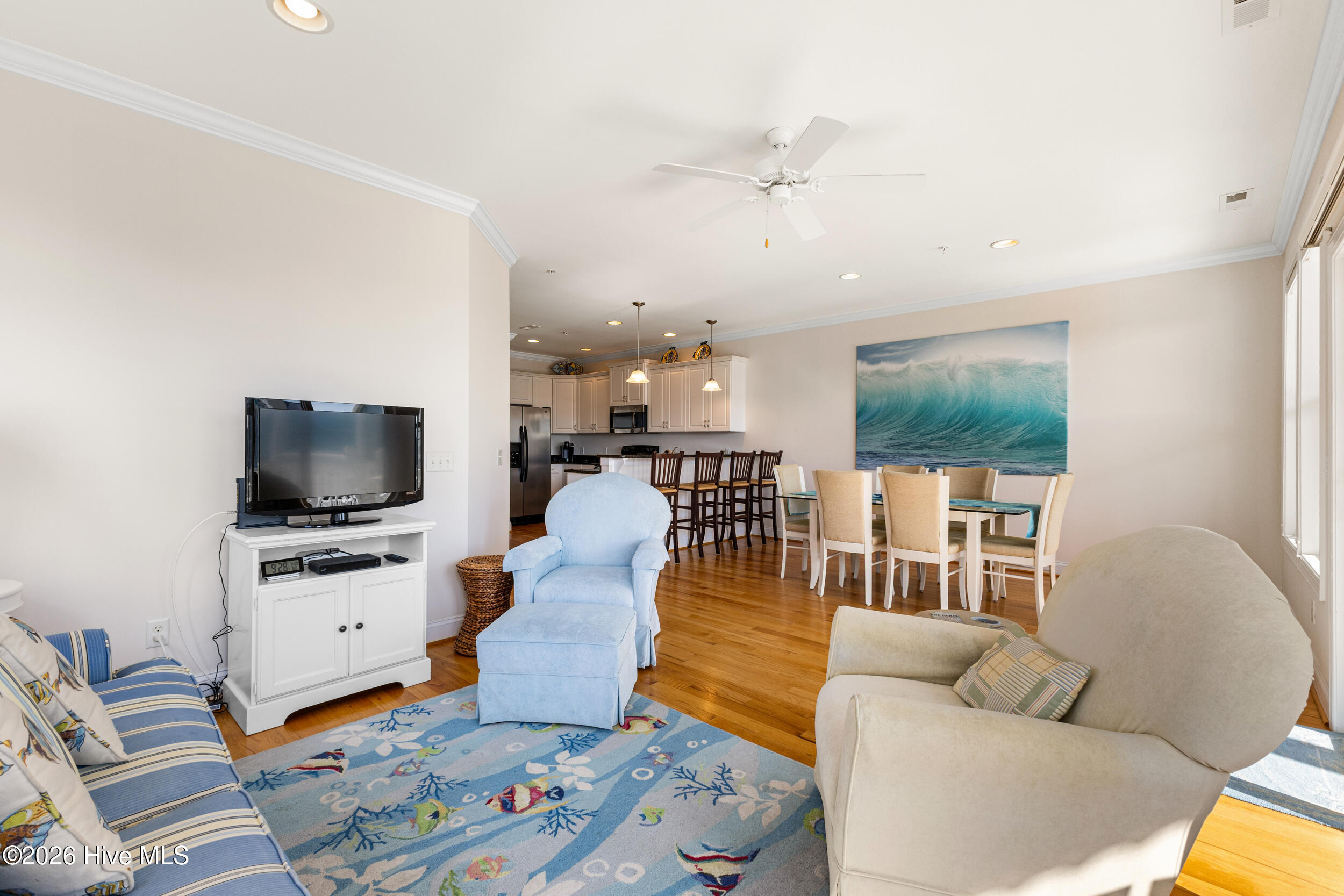 100567123 | Photo 15