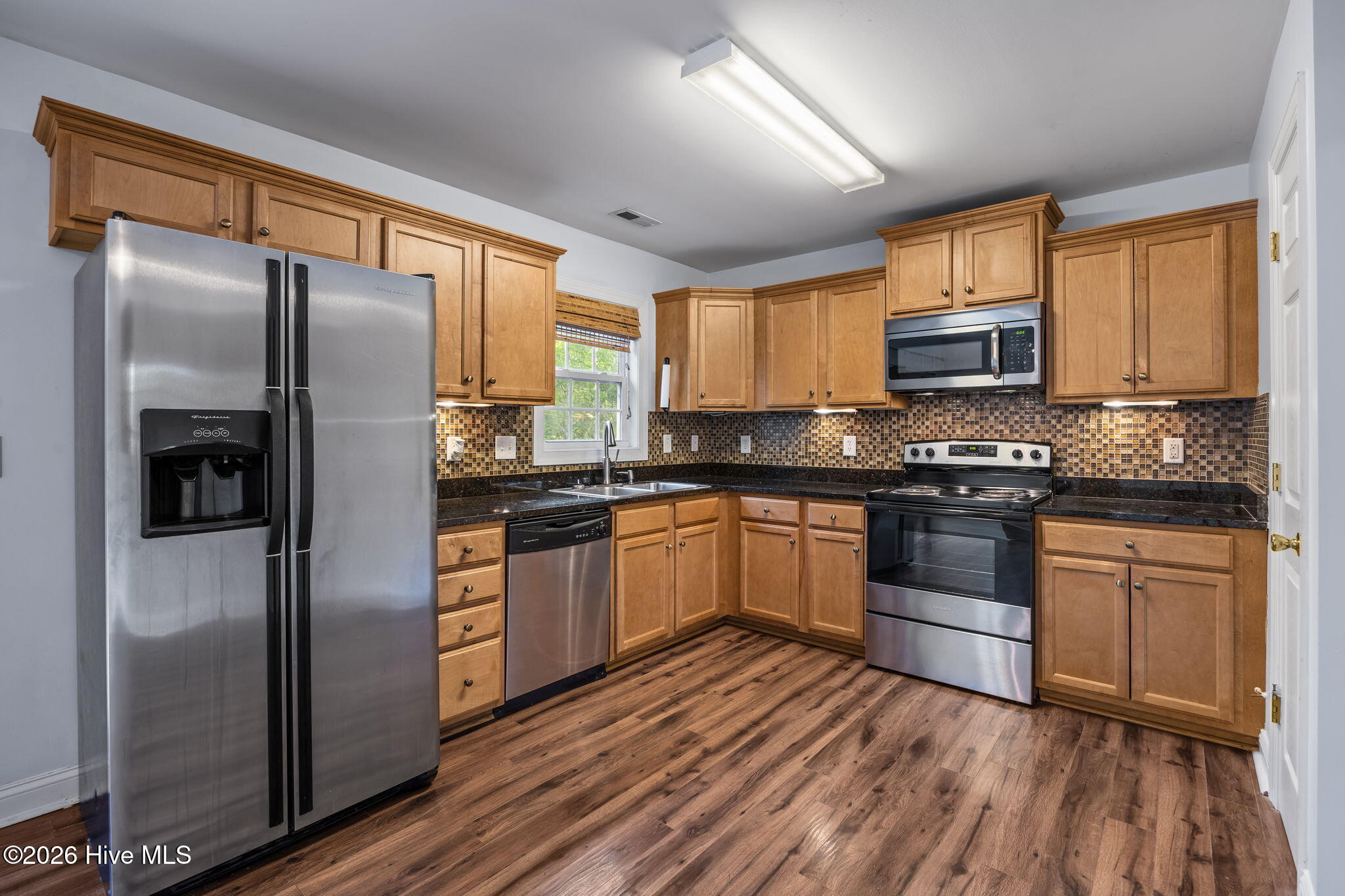 100564597 | Photo 19