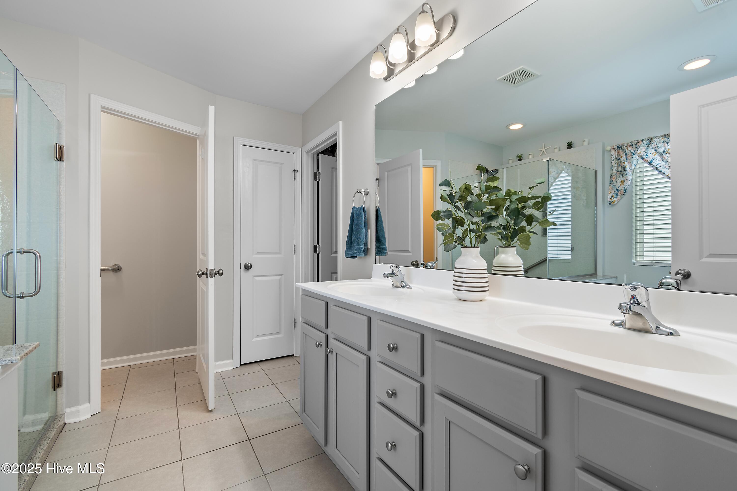 100535031 | Photo 27