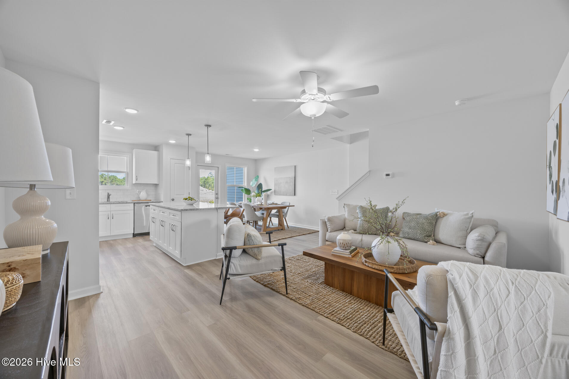 100564824 | Photo 22