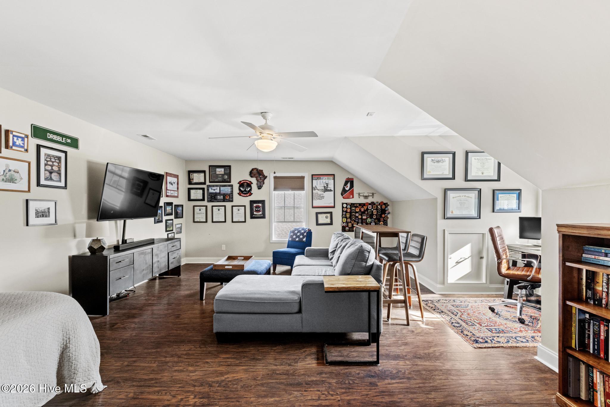 100564842 | Photo 22