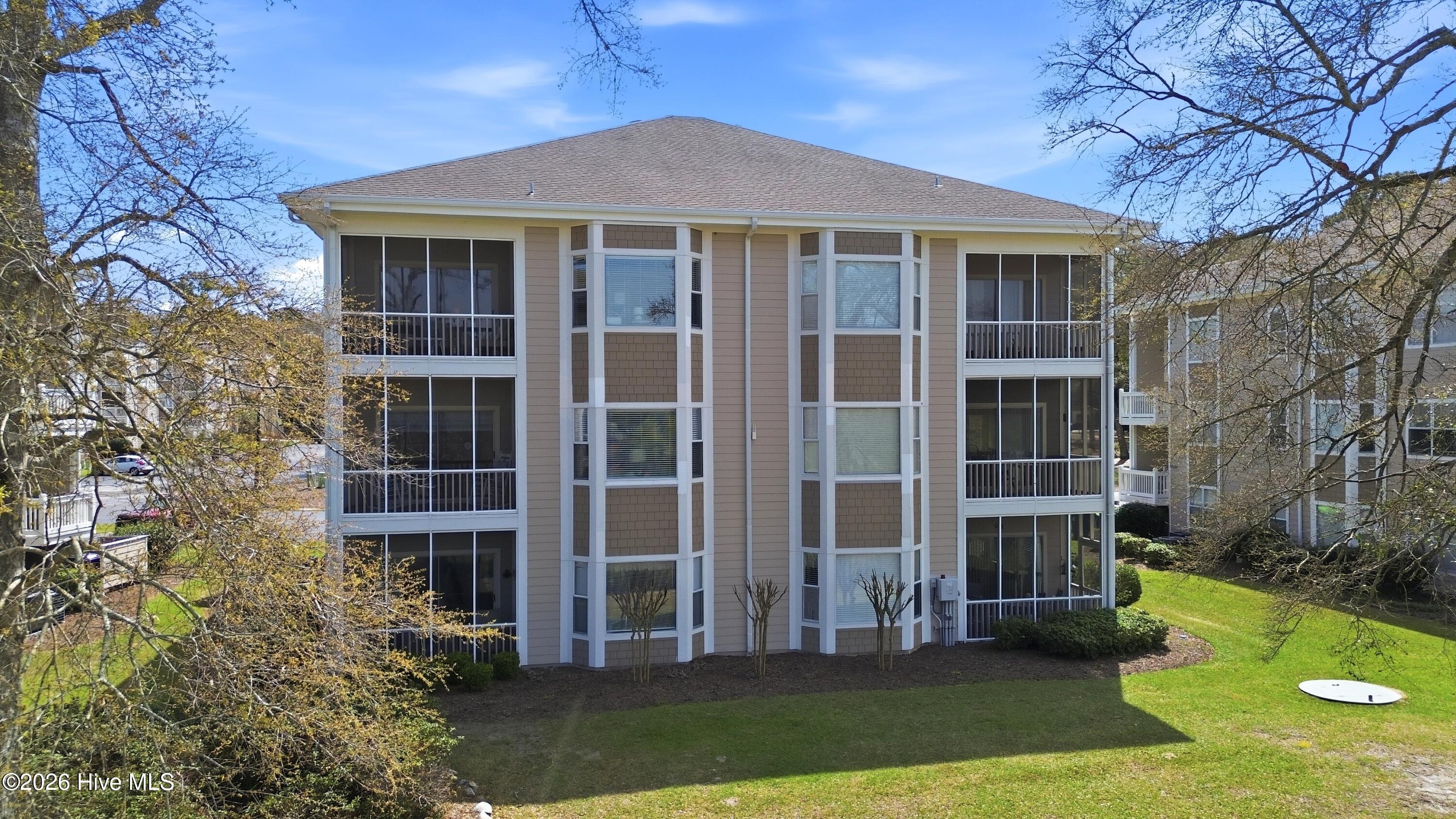 100561892 | Photo 53