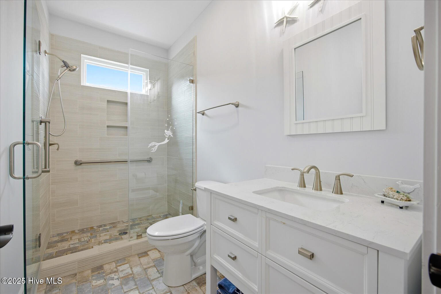 100546742 | Photo 17