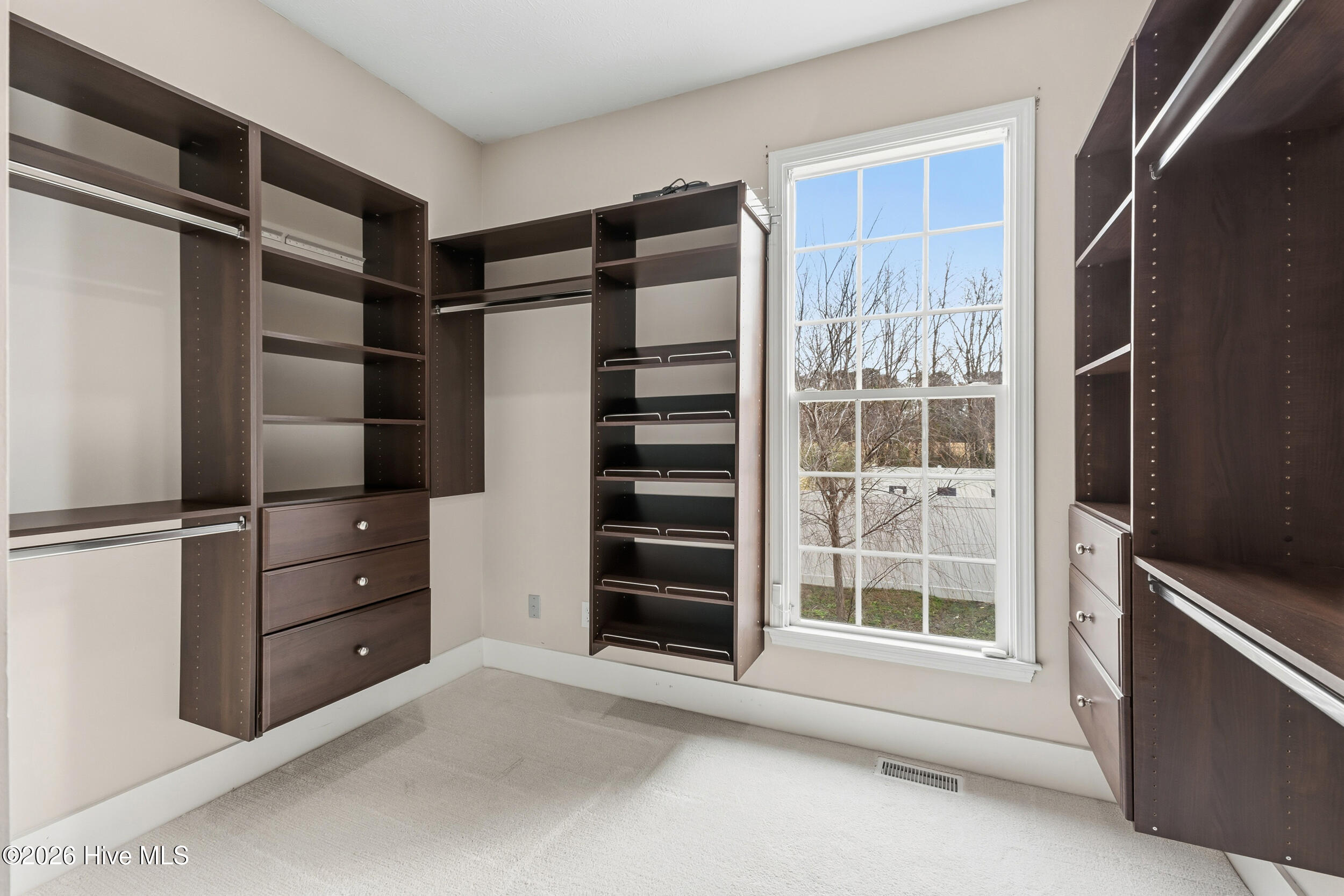 100552427 | Photo 21