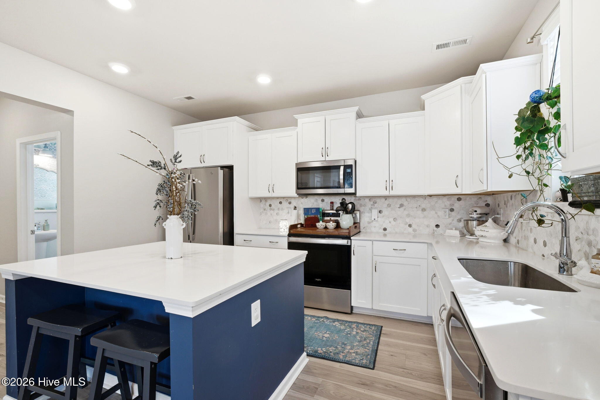 100559048 | Photo 12