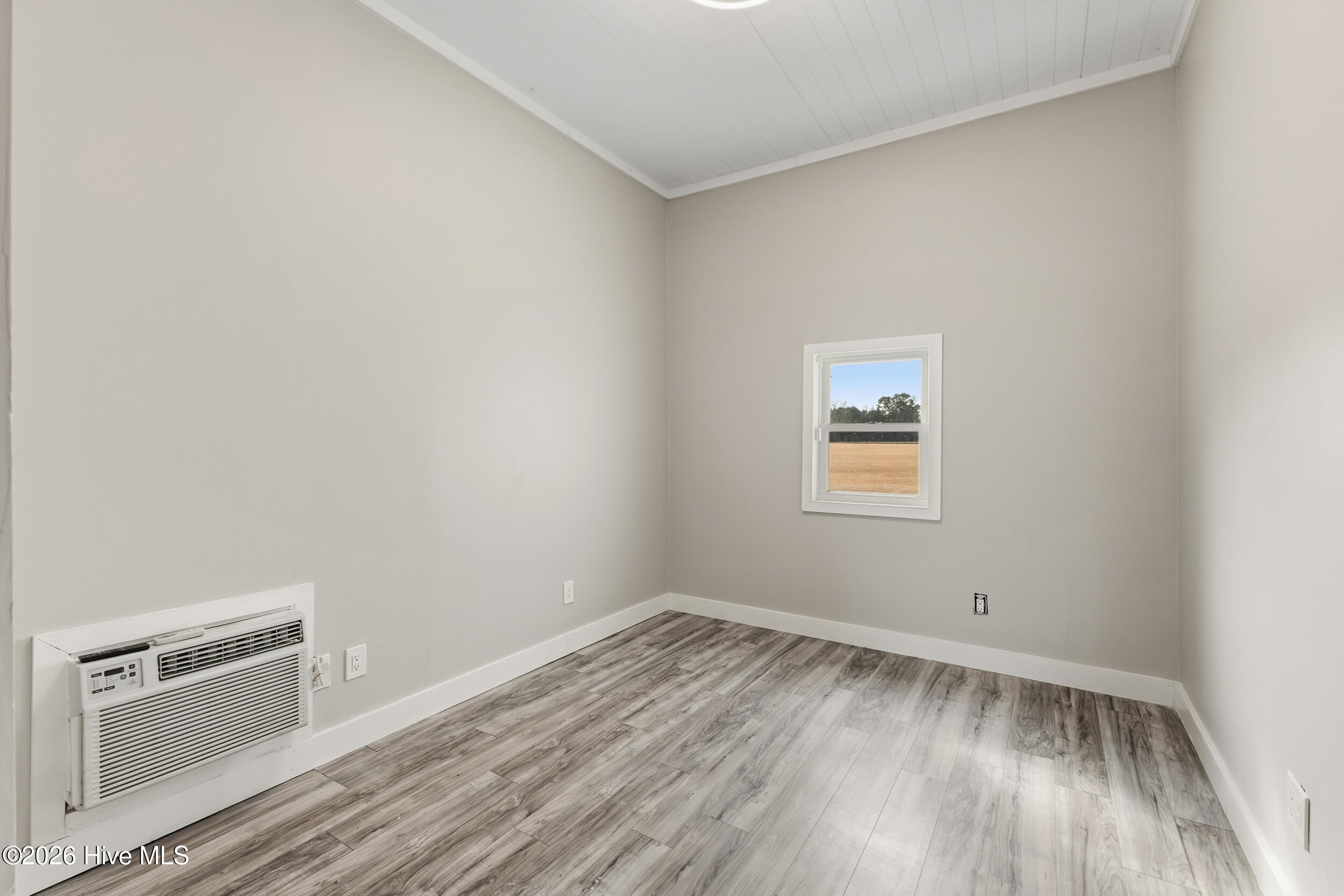 100552427 | Photo 26