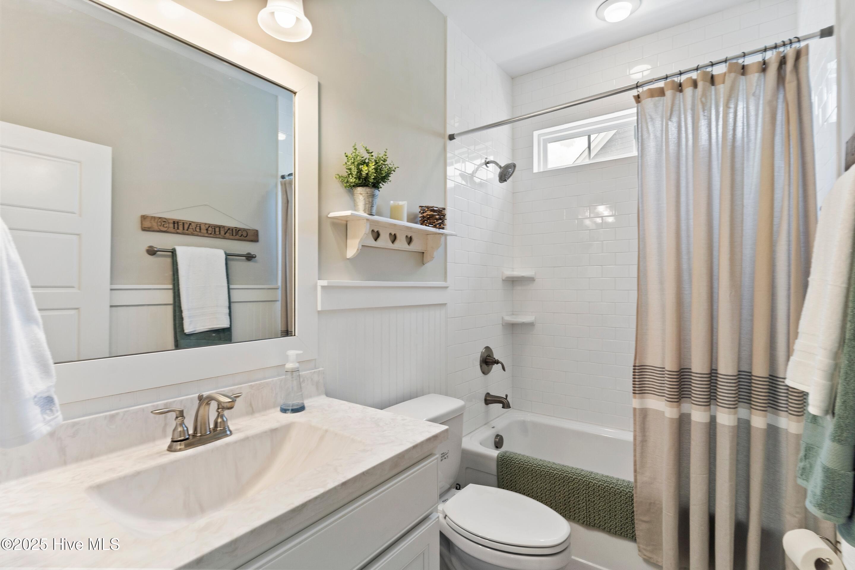 100527117 | Photo 28