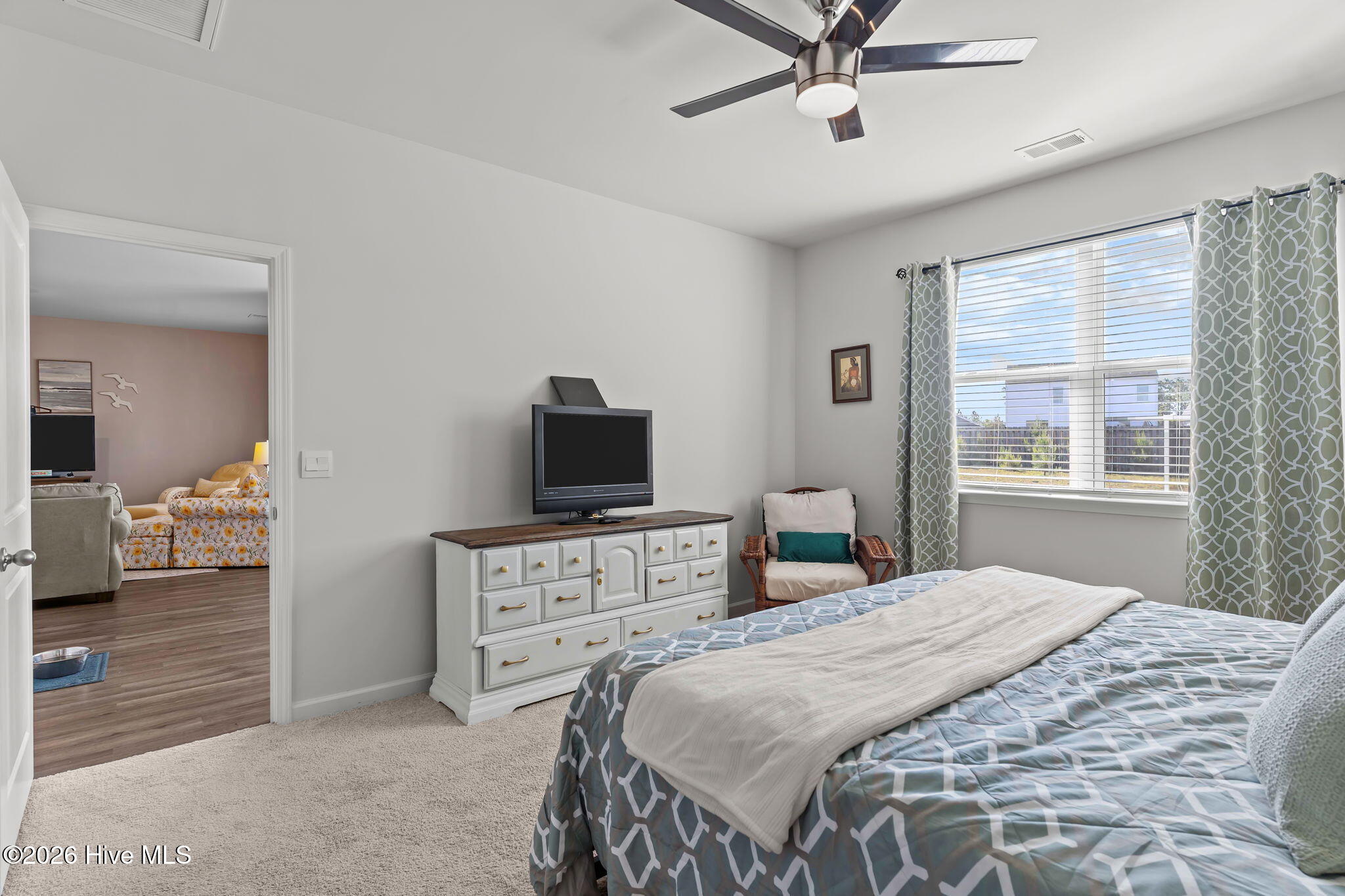 100569205 | Photo 27