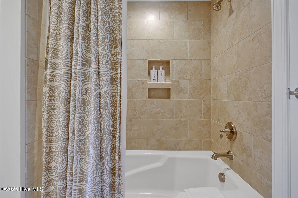 100514477 | Photo 36