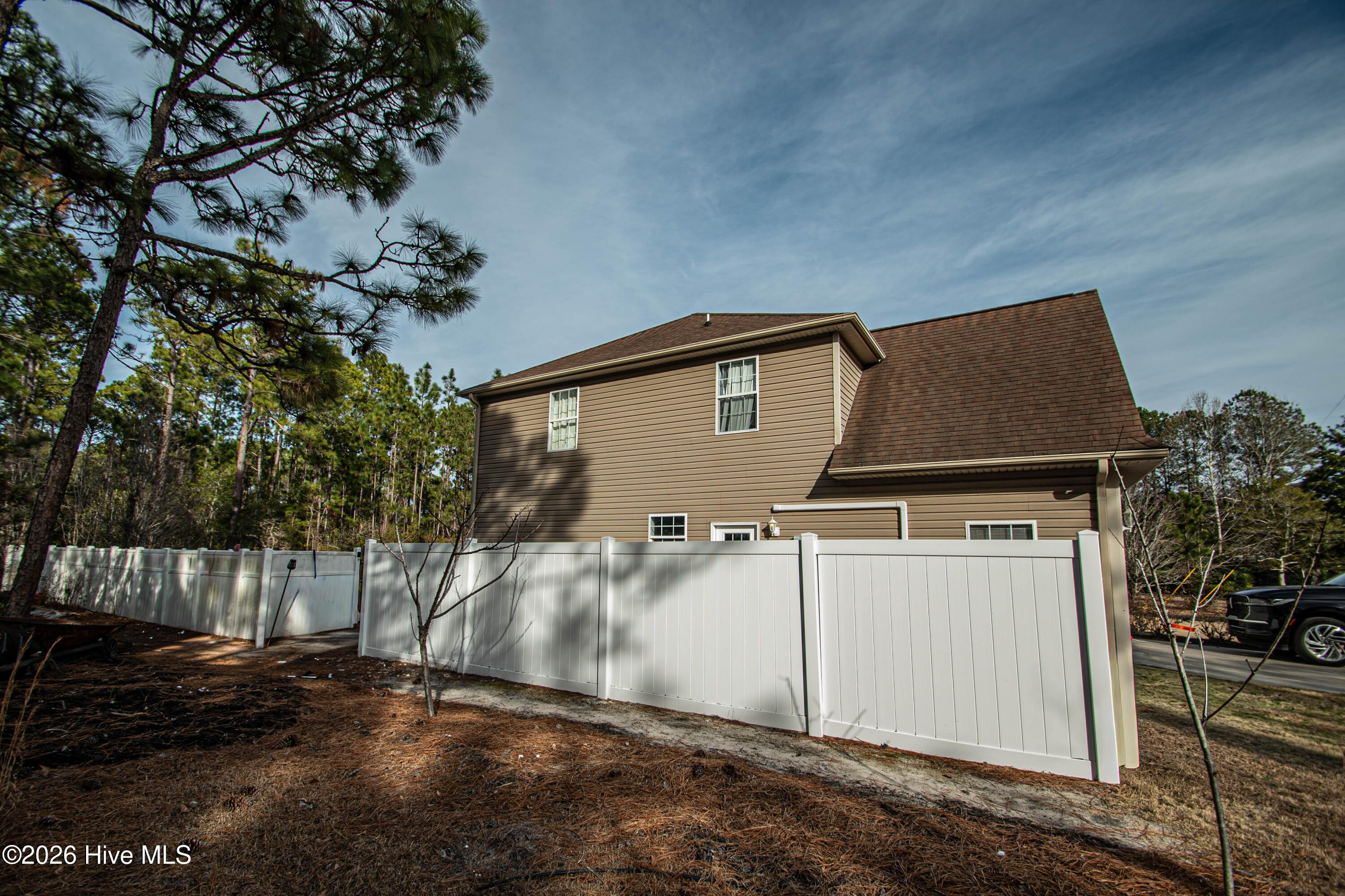 100553026 | Photo 15