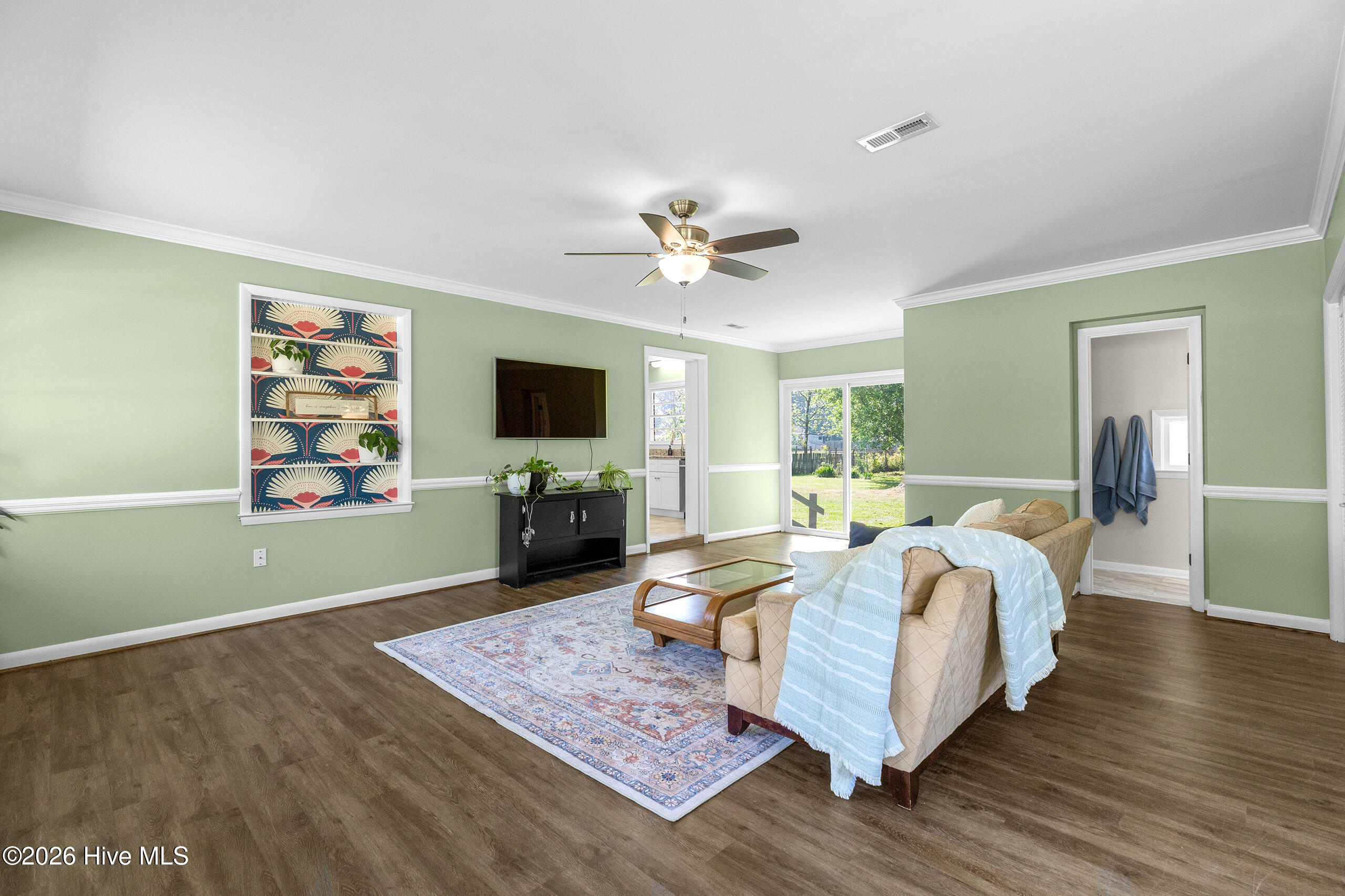 100567533 | Photo 17