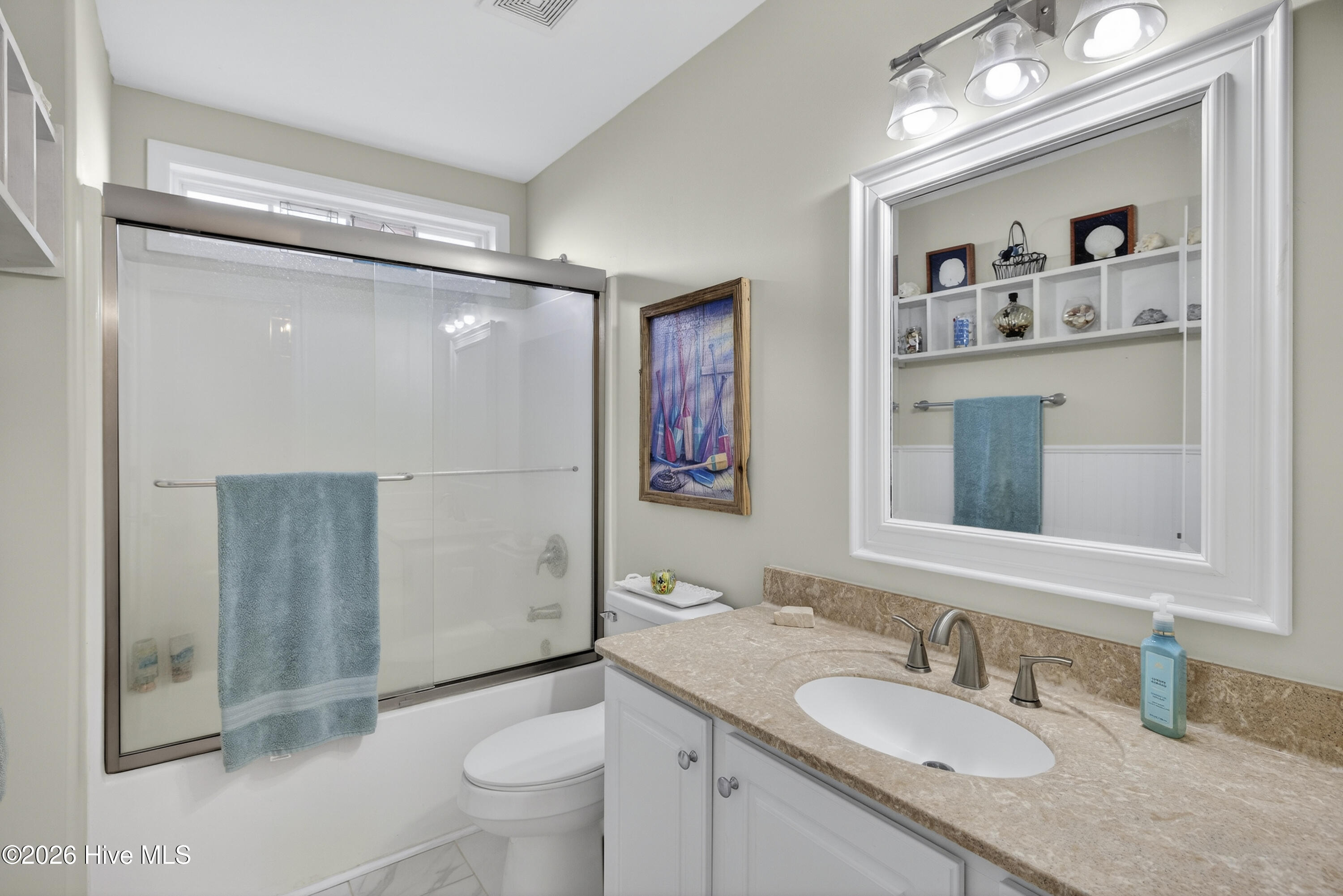 100553252 | Photo 25