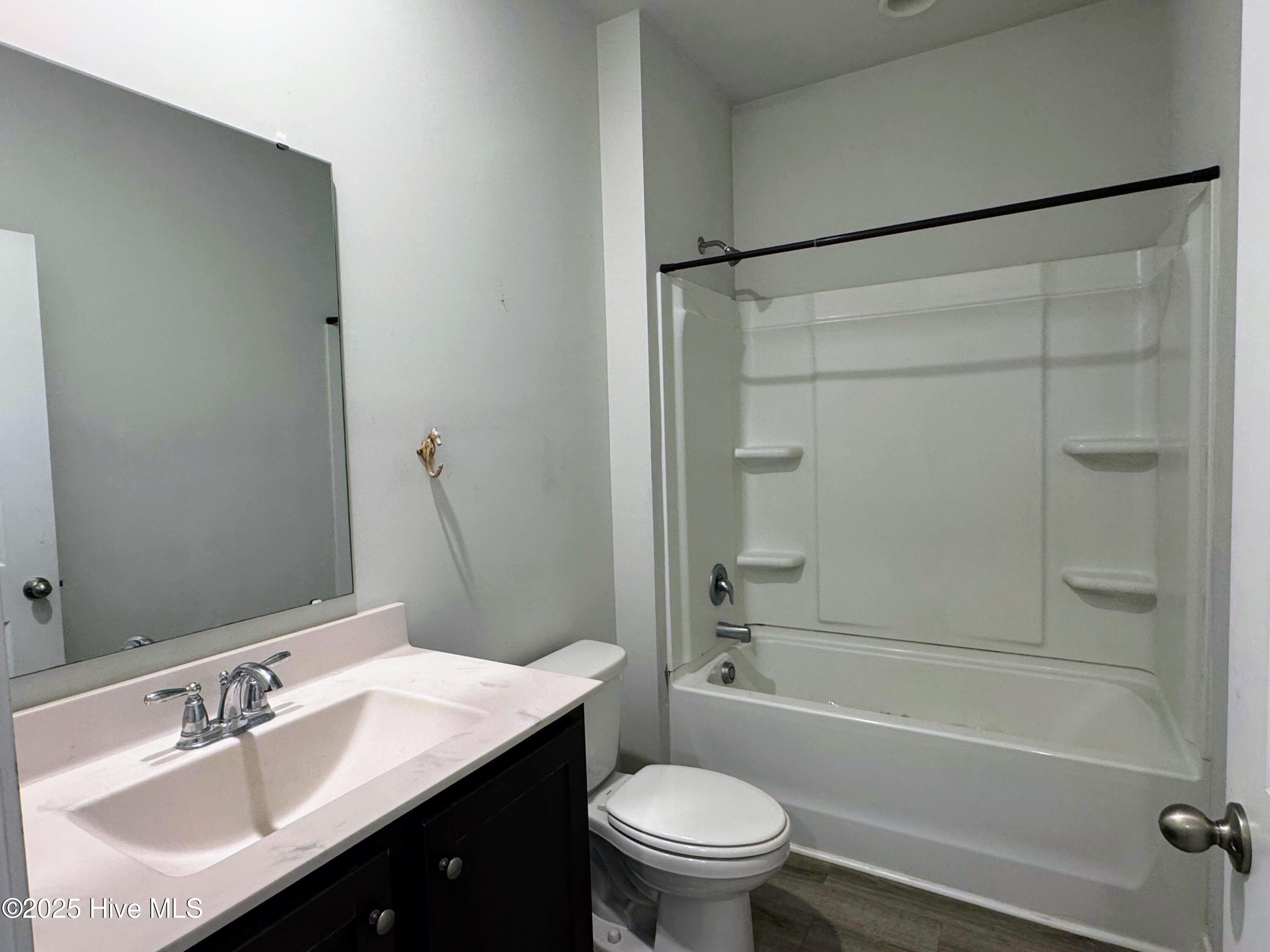 100533613 | Photo 23