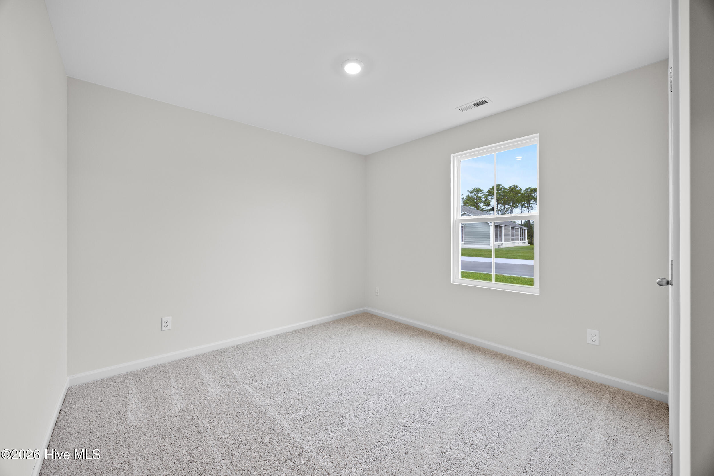 100567213 | Photo 12