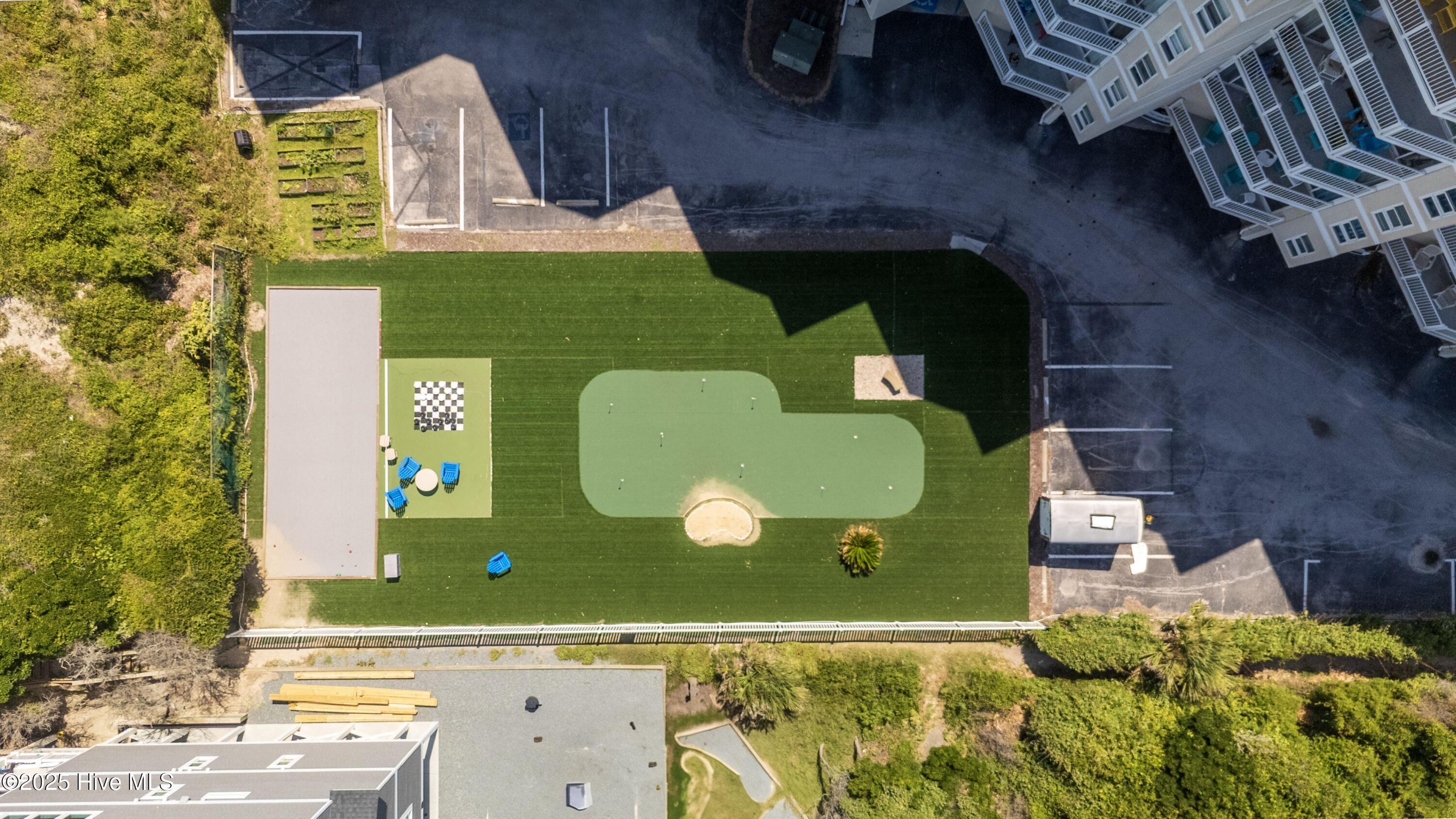 100520081 | Photo 43