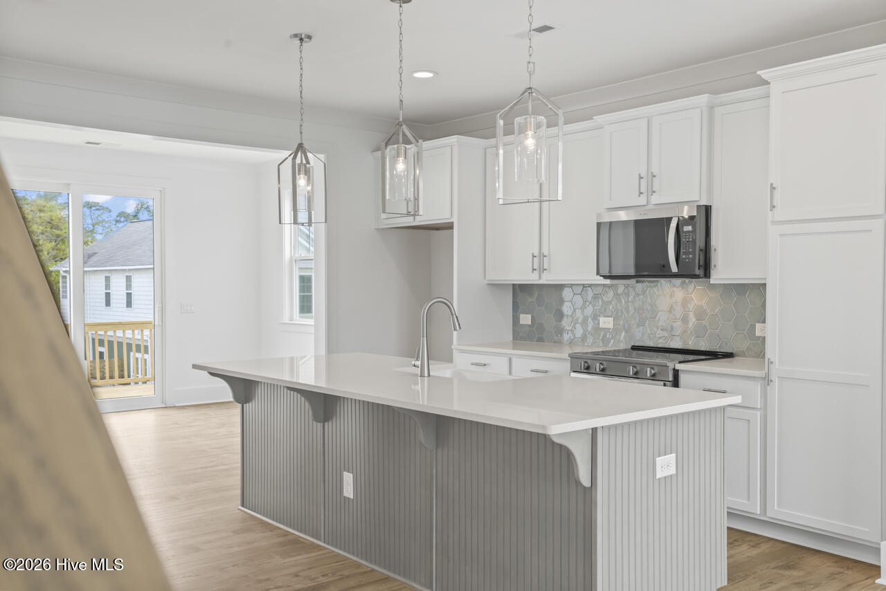 100544429 | Photo 12