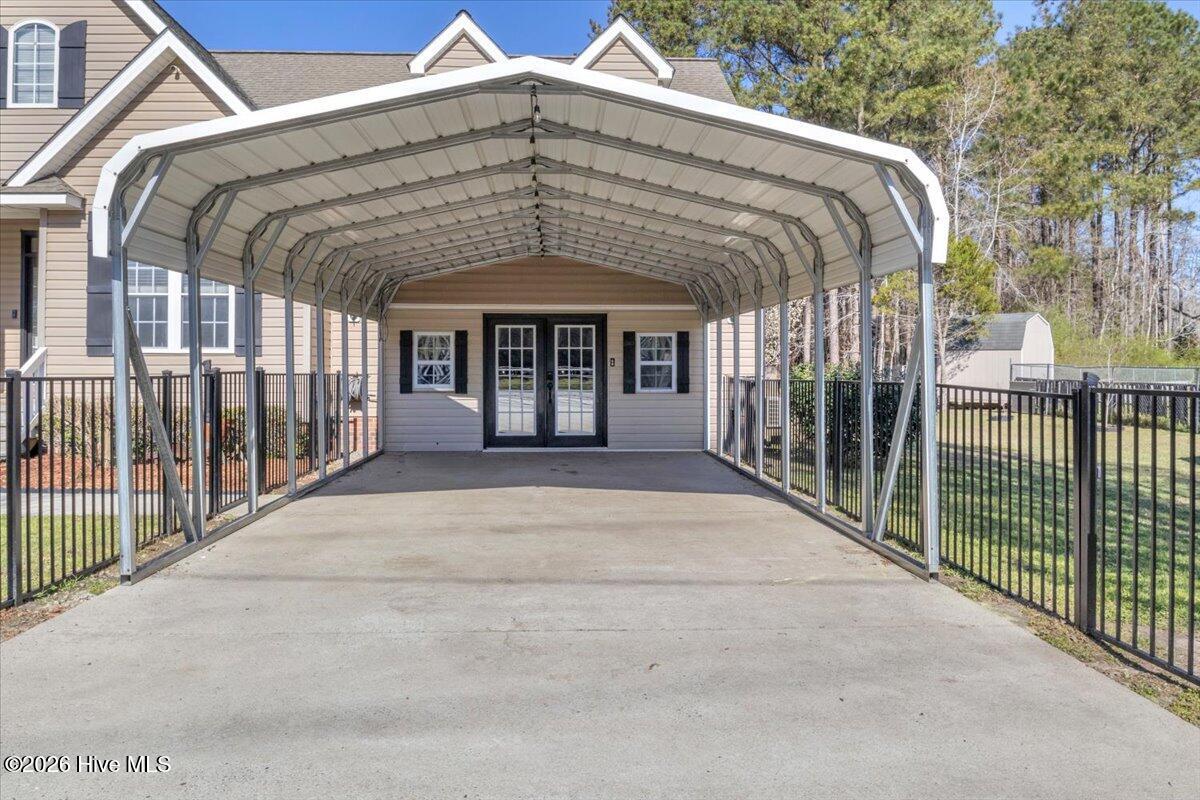 100561788 | Photo 11