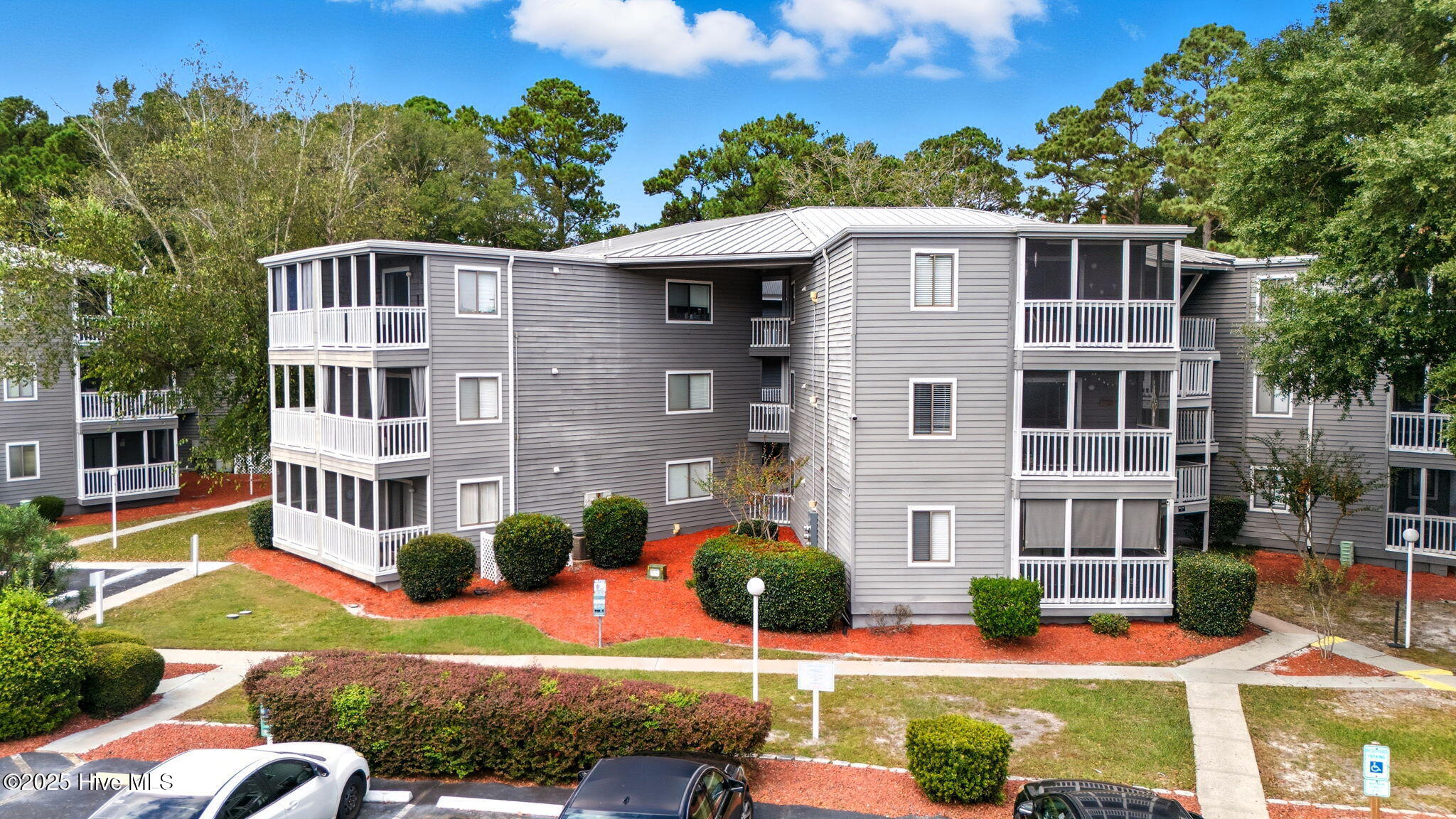 100535157 | Photo 33