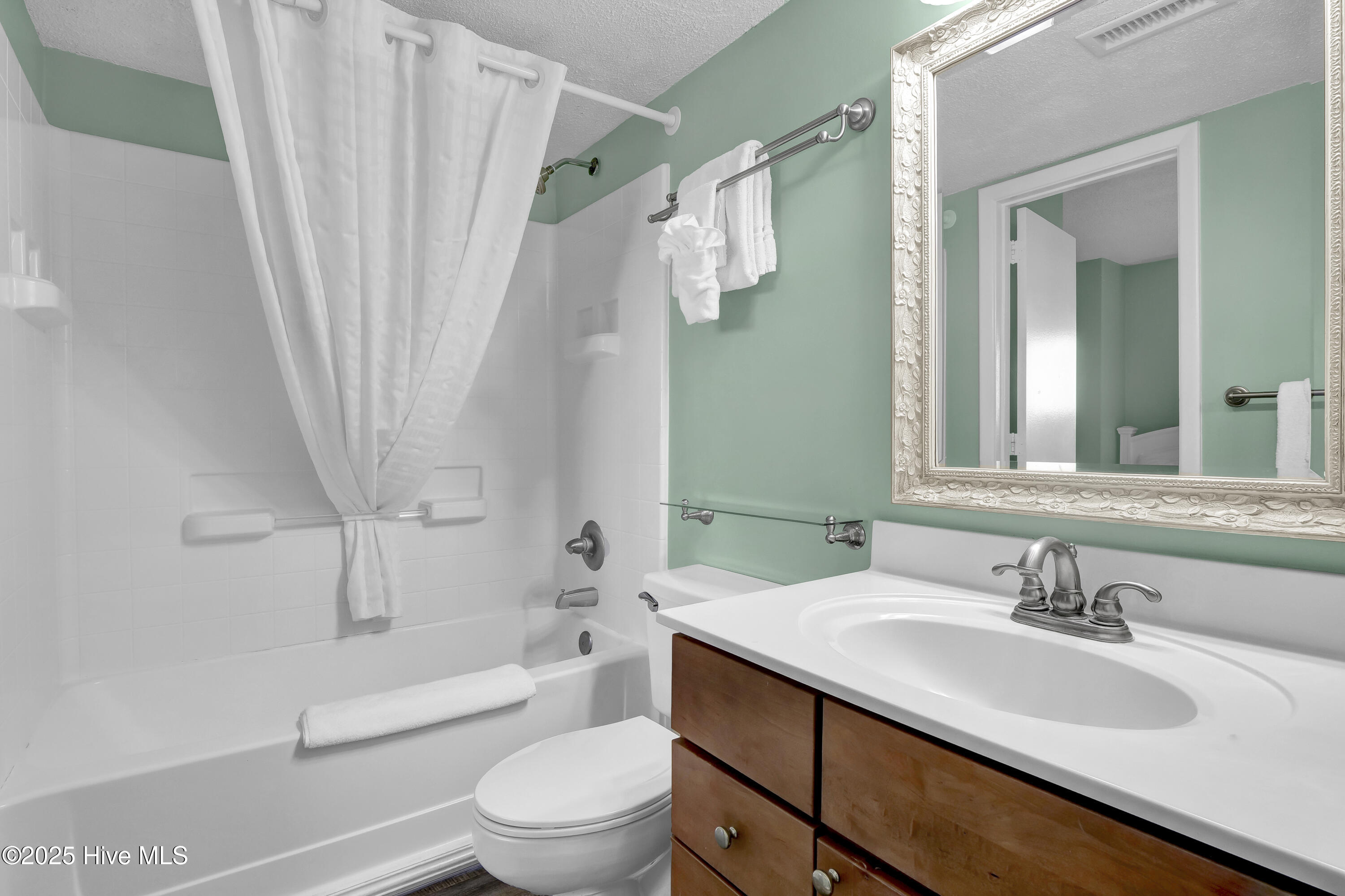 100530116 | Photo 19