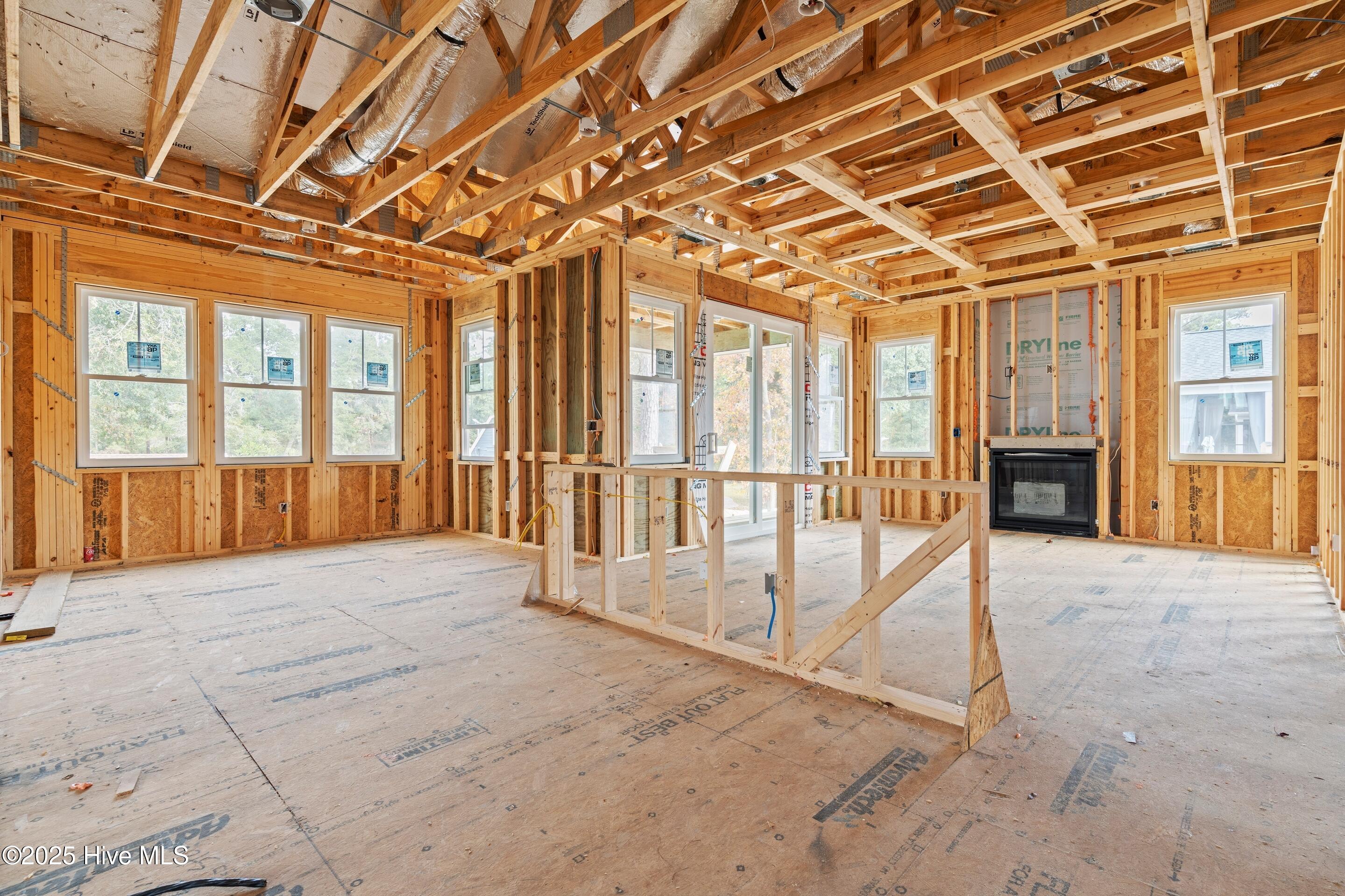 100543070 | Photo 41