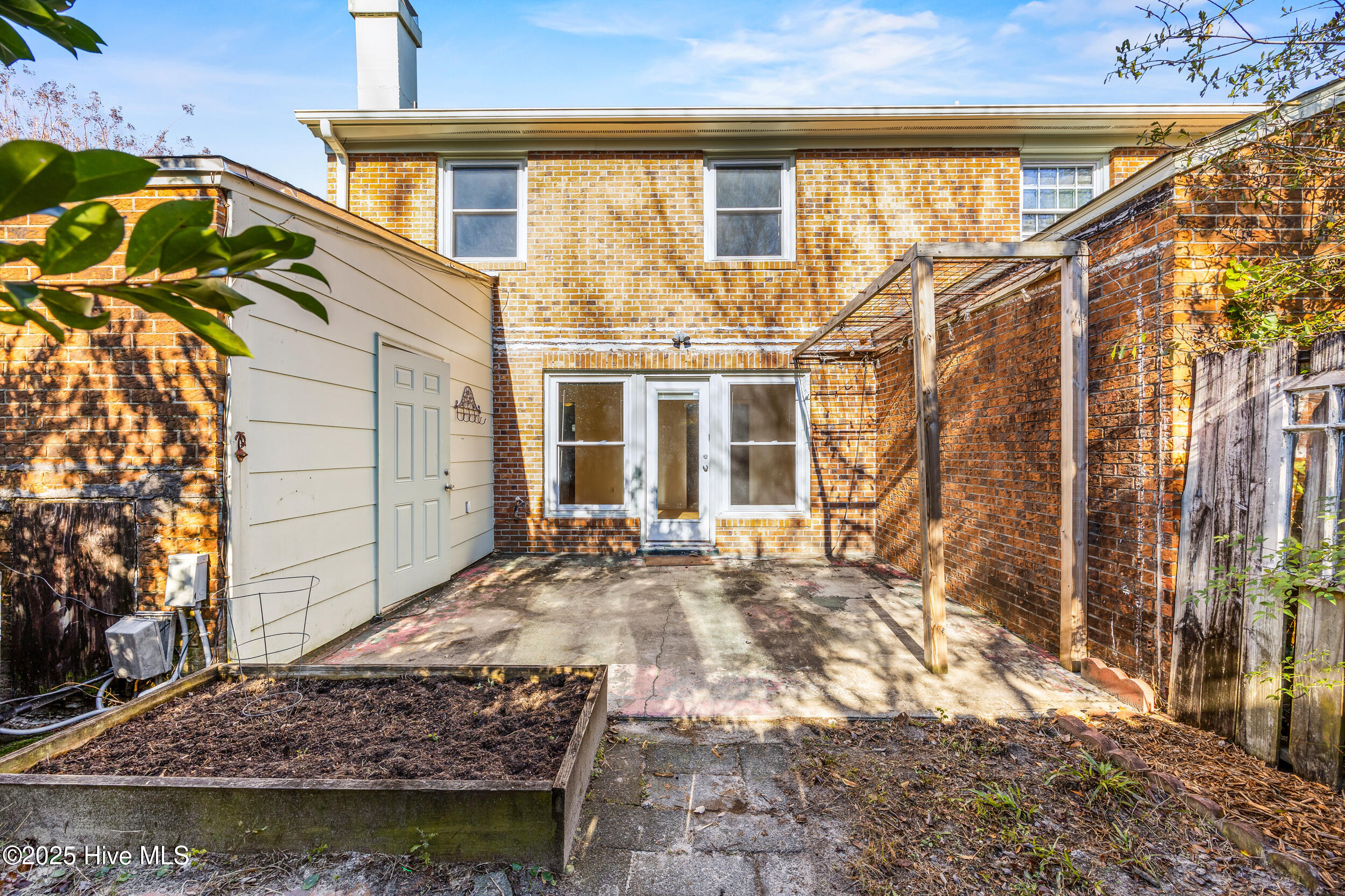 100545120 | Photo 20