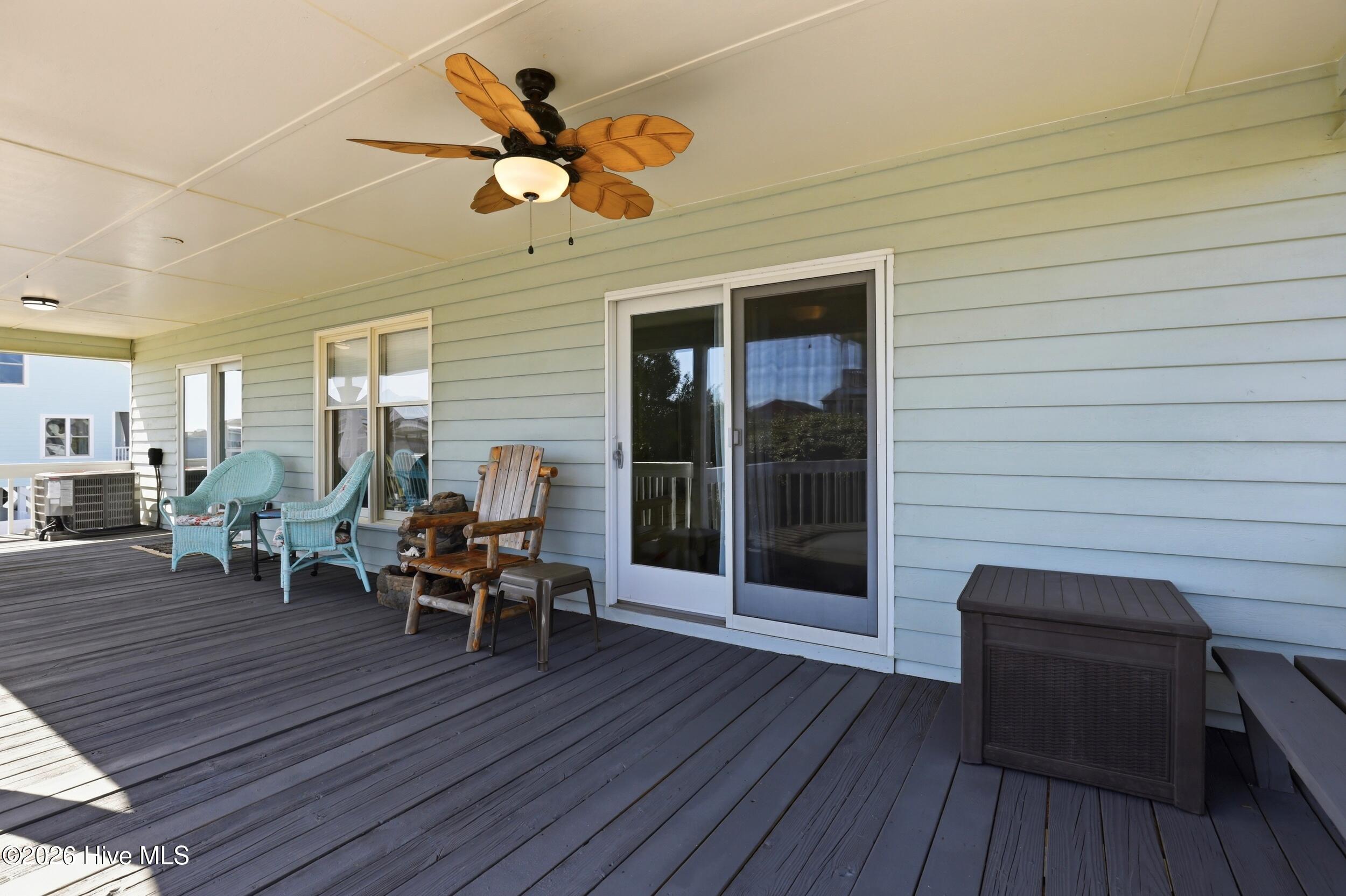 100565033 | Photo 23