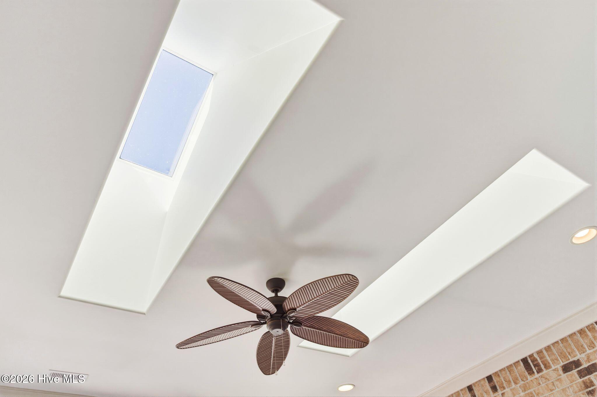 100564432 | Photo 39