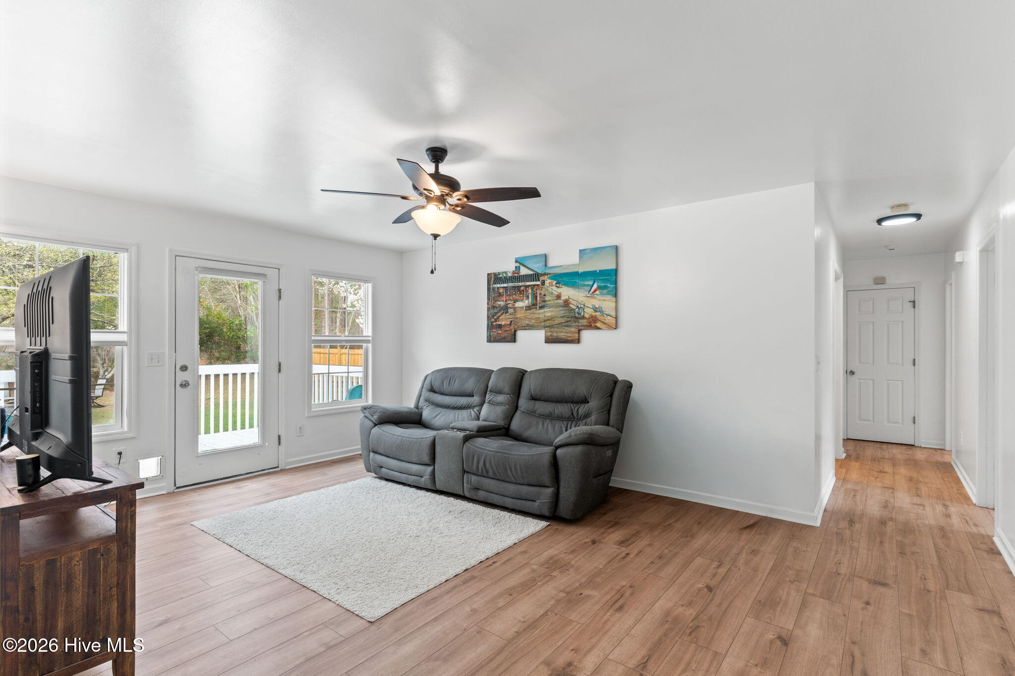 100559662 | Photo 17