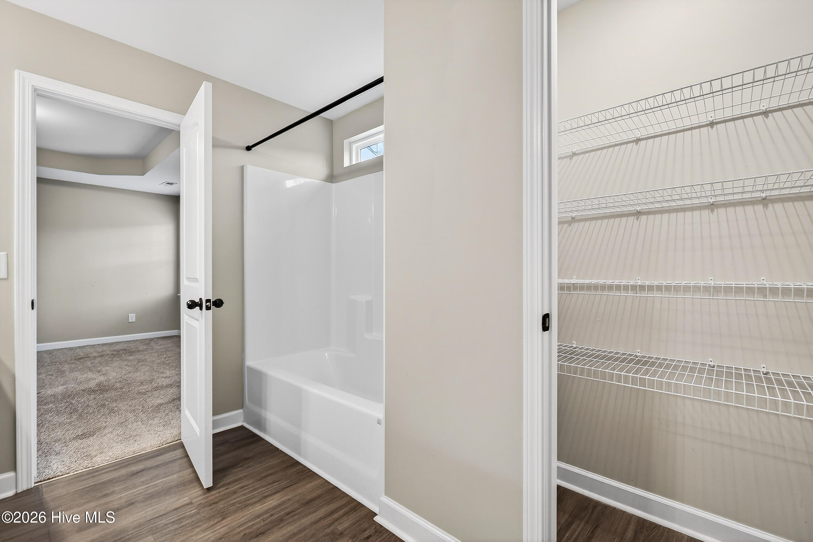 100549361 | Photo 20